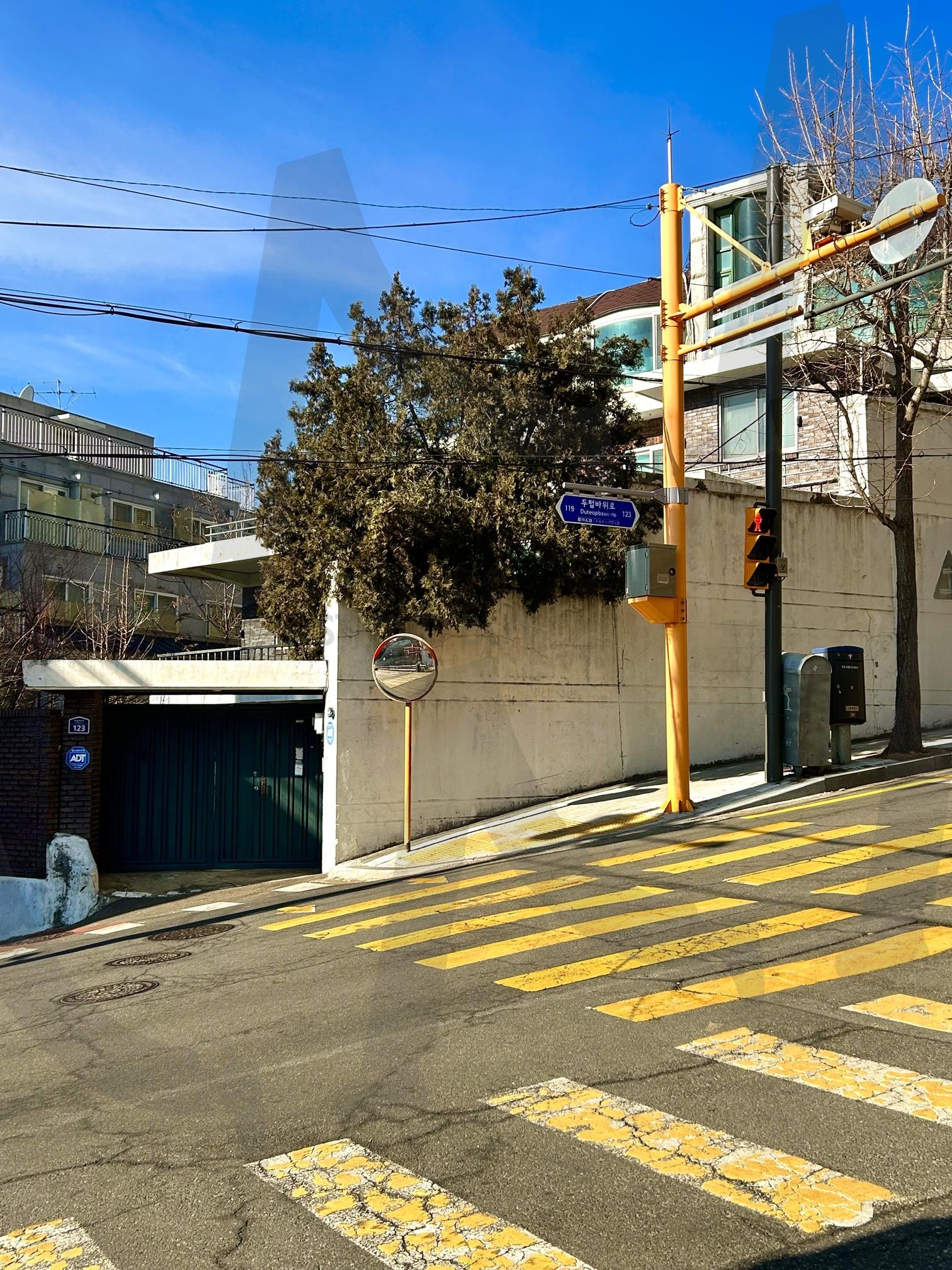 안전은 노랑 | 노랑, 안전, 횡단보도, 노란색, yellow point | 스탠바이 STANDBUY 디지털 콘텐츠