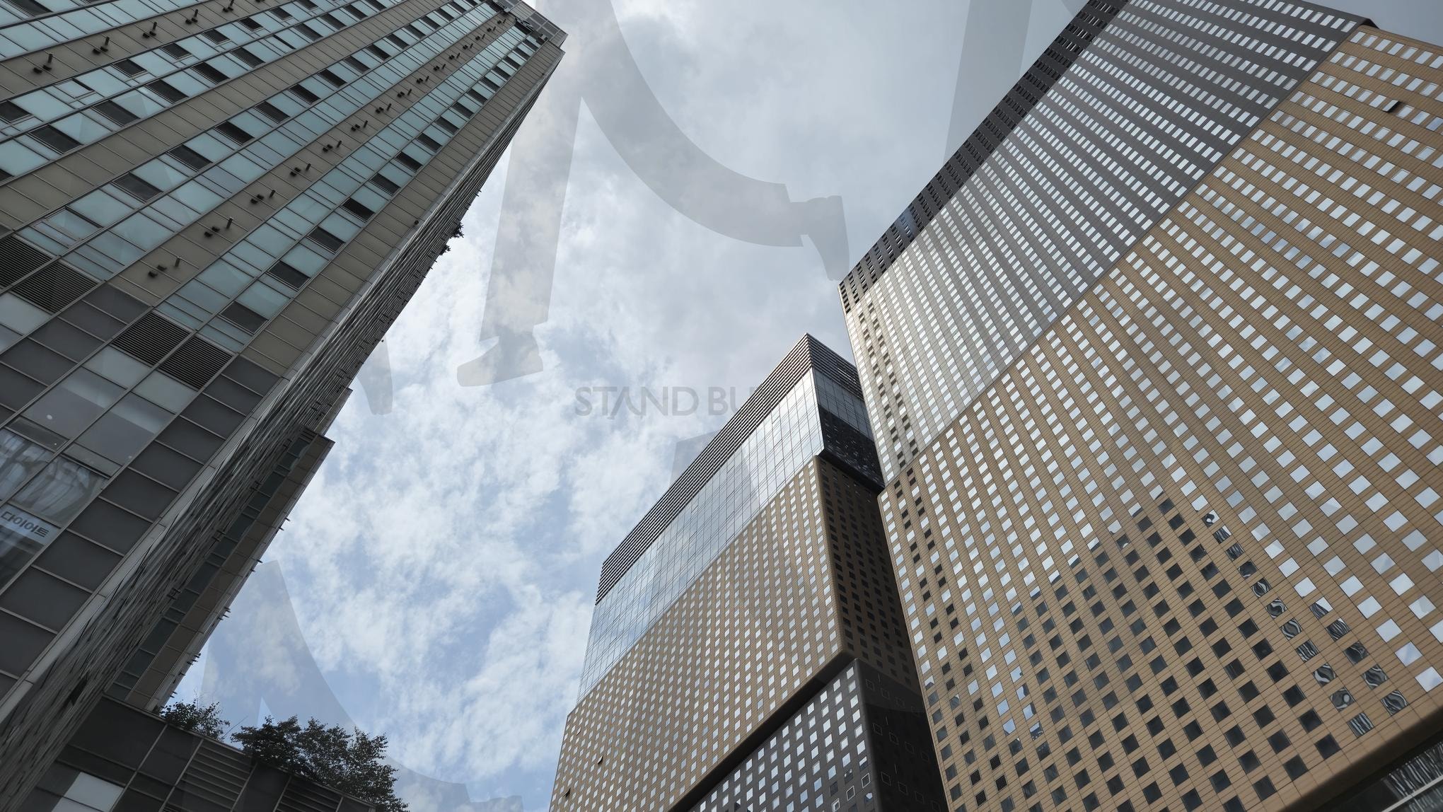 도심의 멋 | 빌딩, 빌딩사이 하늘, 빌딩사이 구름, 연속성, 대치성 | 스탠바이 STANDBUY 디지털 콘텐츠
