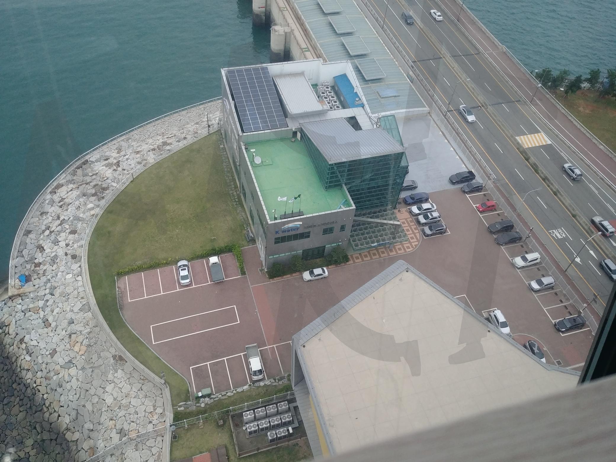 시화조력발전소 | 바다 위 에너지 스마트 관리, 세계최대규모 조력발전소, 친환경 에너지생산, 미래 스마트에너지, 지속가능한 에너지 | 스탠바이 STANDBUY 디지털 콘텐츠