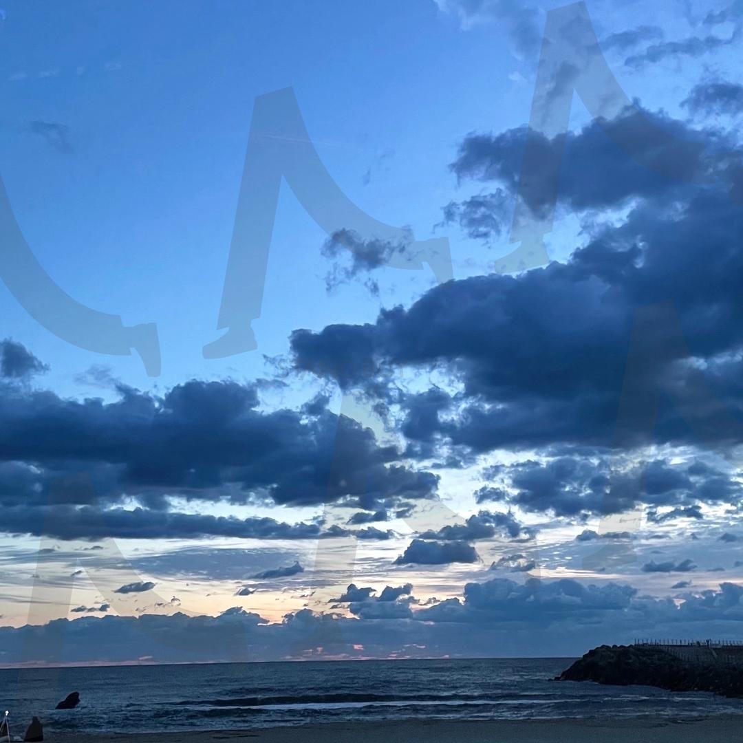 구름이 춤추는 저녁 바다 | 강릉, 바다, 구름, 저녁, 바다풍경 | 스탠바이 STANDBUY 디지털 콘텐츠