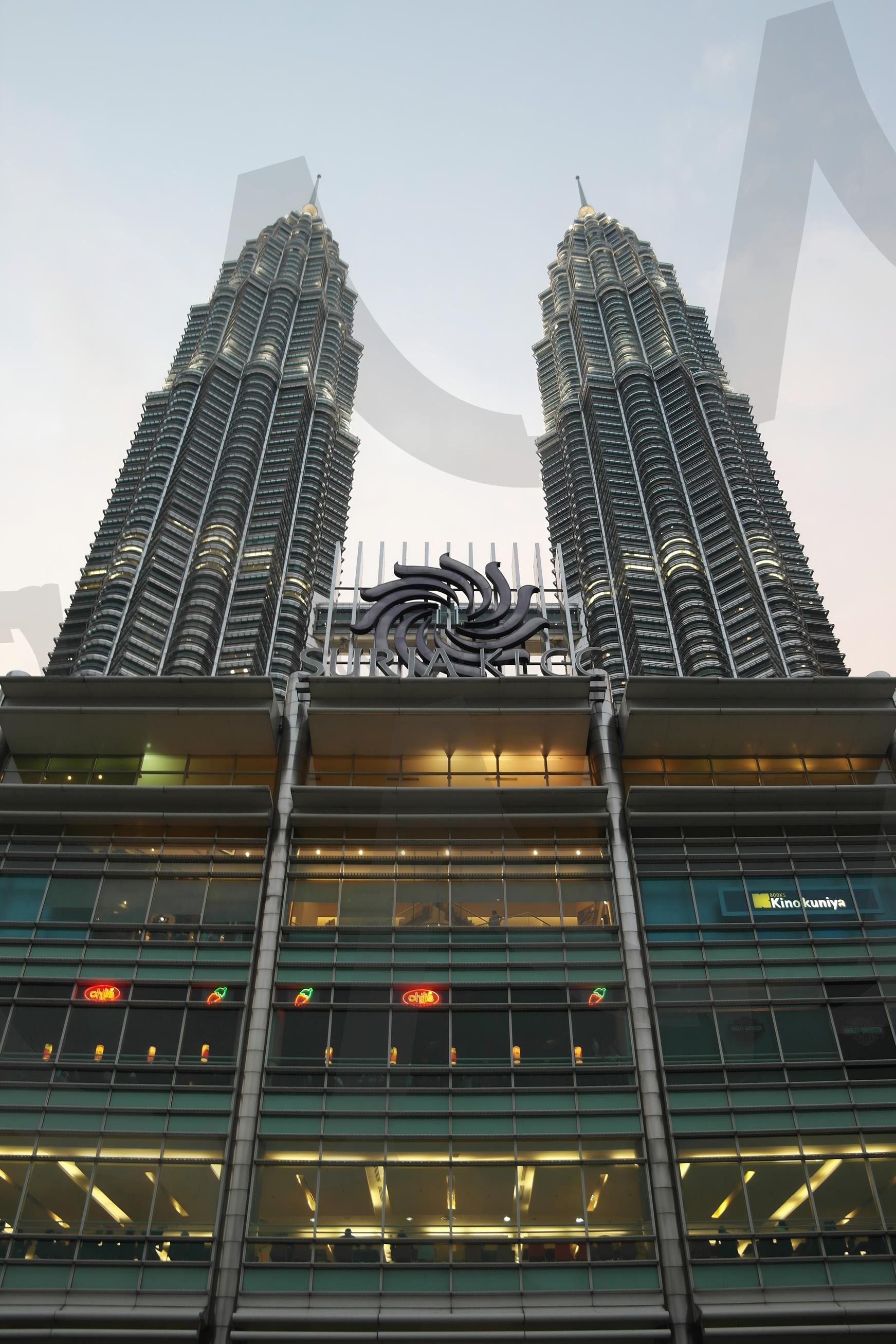 페트로나스 트윈 타워 (Petronas Twin Tower) | 말레이시아, 쌍둥이 빌딩, 페트로나스 트윈 타워, 트윈타워, 건물, 건축물, 한국 건축, 여행, 빌딩 | 스탠바이 STANDBUY 디지털 콘텐츠