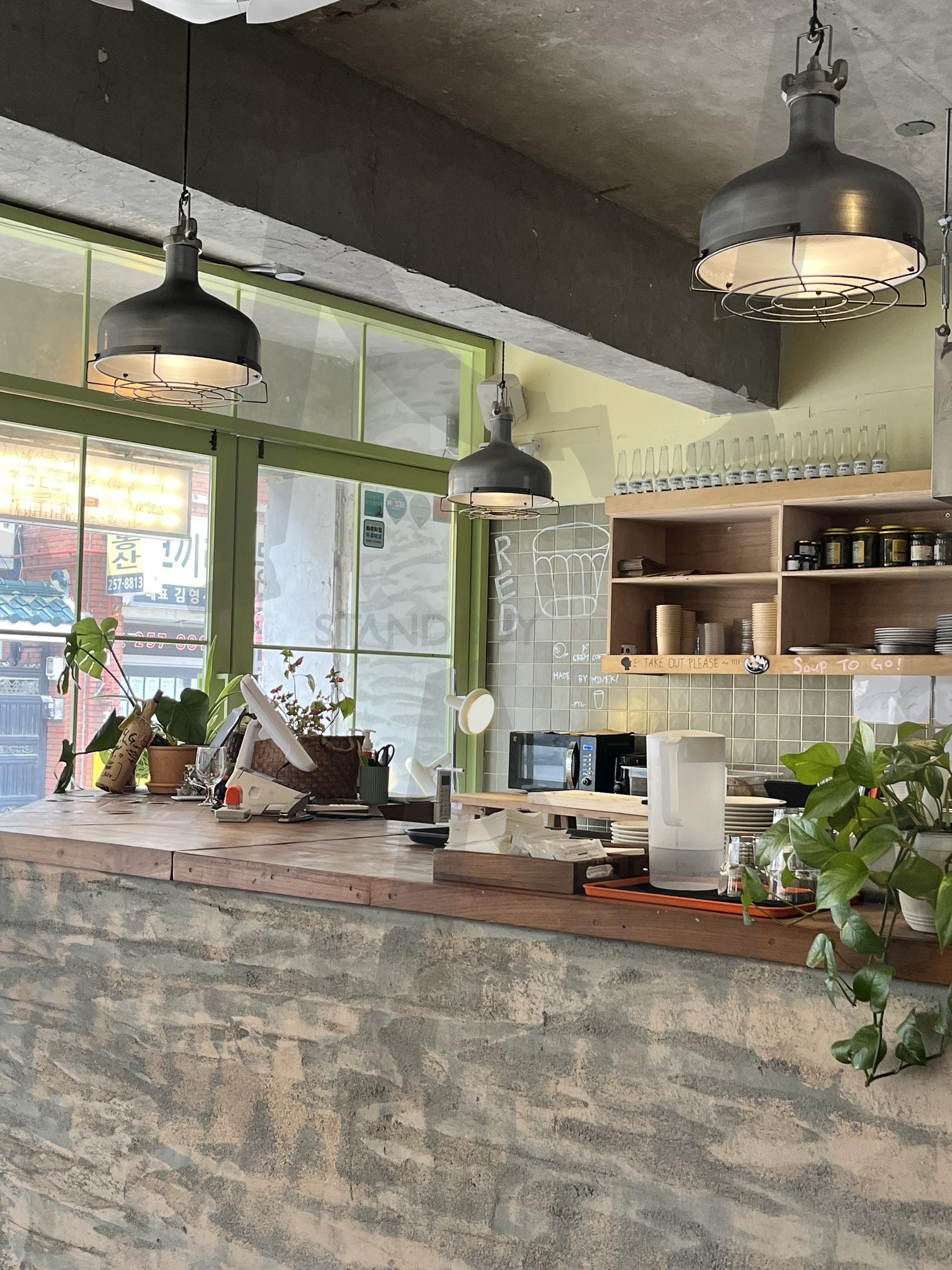 한낮의 로컬 카페 | 로컬카페, 빈티지 인테리어, 감성사진, 햇살맛집, 아늑한공간 | 스탠바이 STANDBUY 디지털 콘텐츠