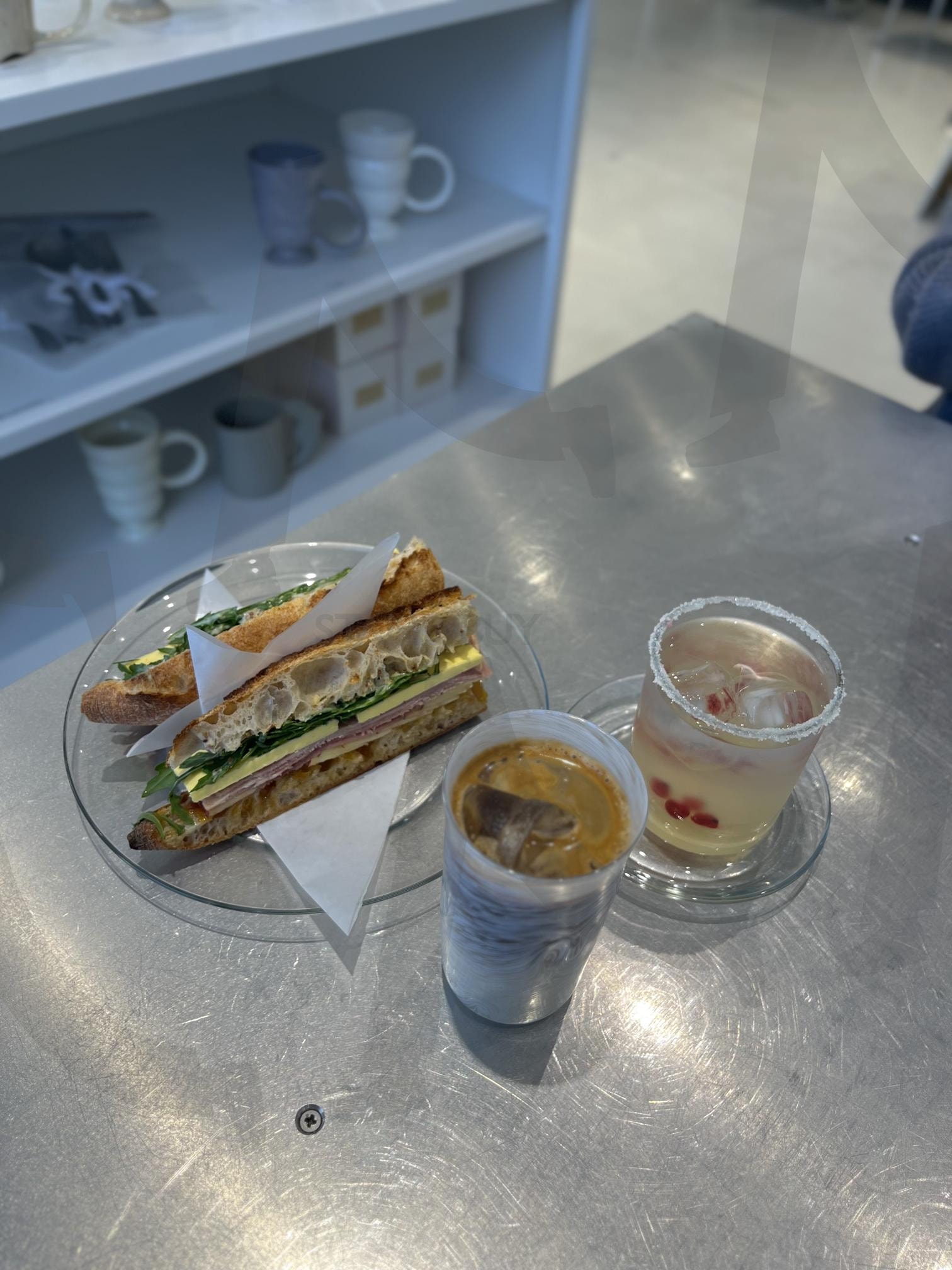 여유로운 브런치 | 브런치, 샌드위치, 감성, 카페, 감성카페, 경산, 복합문화센터, 접시, 잠봉뵈르, 리치 | 스탠바이 STANDBUY 디지털 콘텐츠