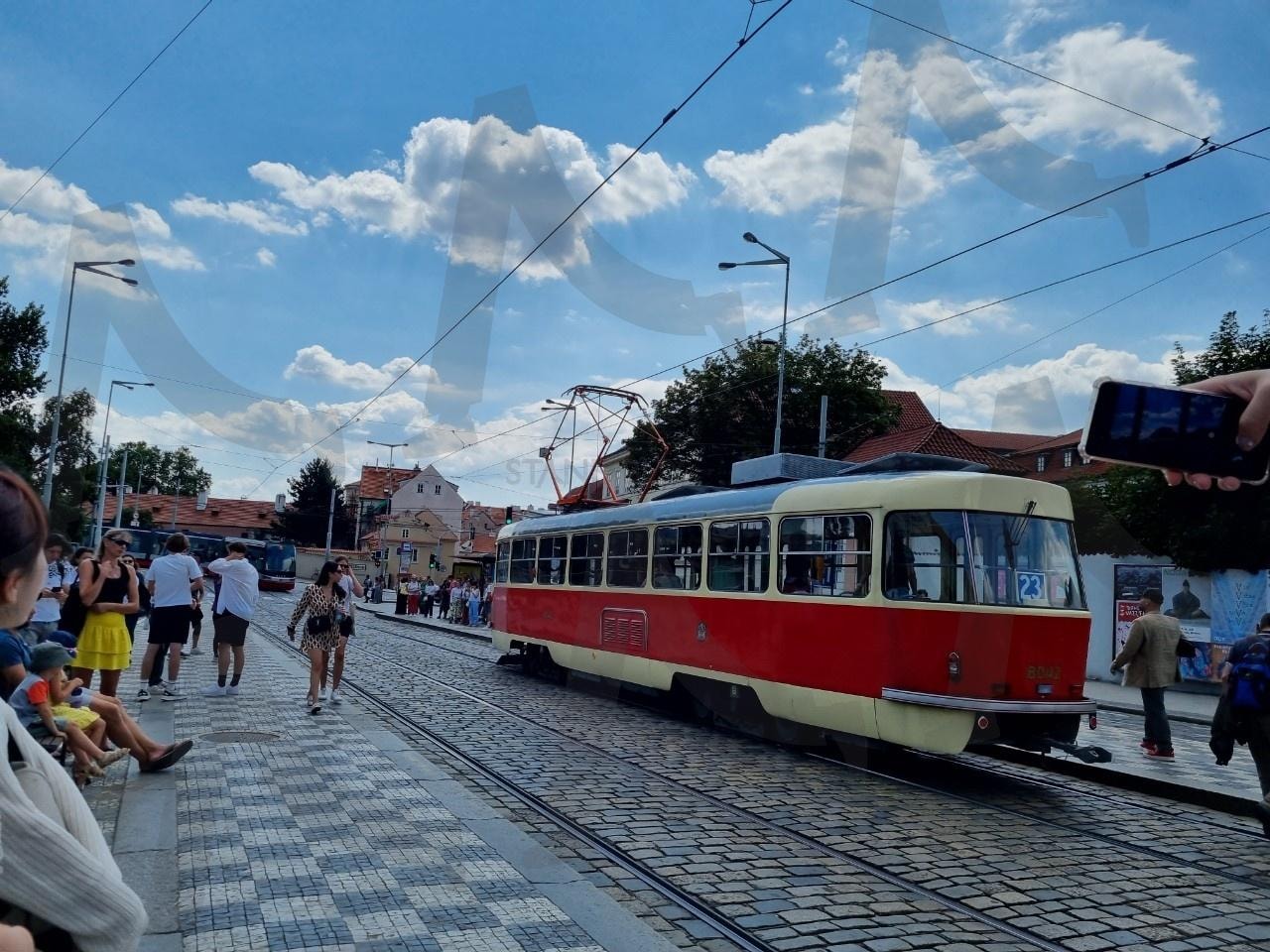 유럽 전차 하늘 | 전차, 유럽, 거리, 구름, 하늘 | 스탠바이 STANDBUY 디지털 콘텐츠