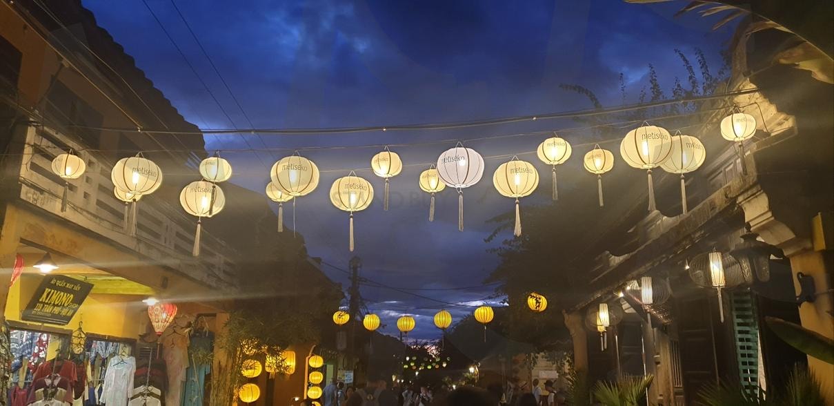 다낭의 하늘 | 등, 다낭, 하늘의 경의로움, 여행, 밤의 거리 | 스탠바이 STANDBUY 디지털 콘텐츠