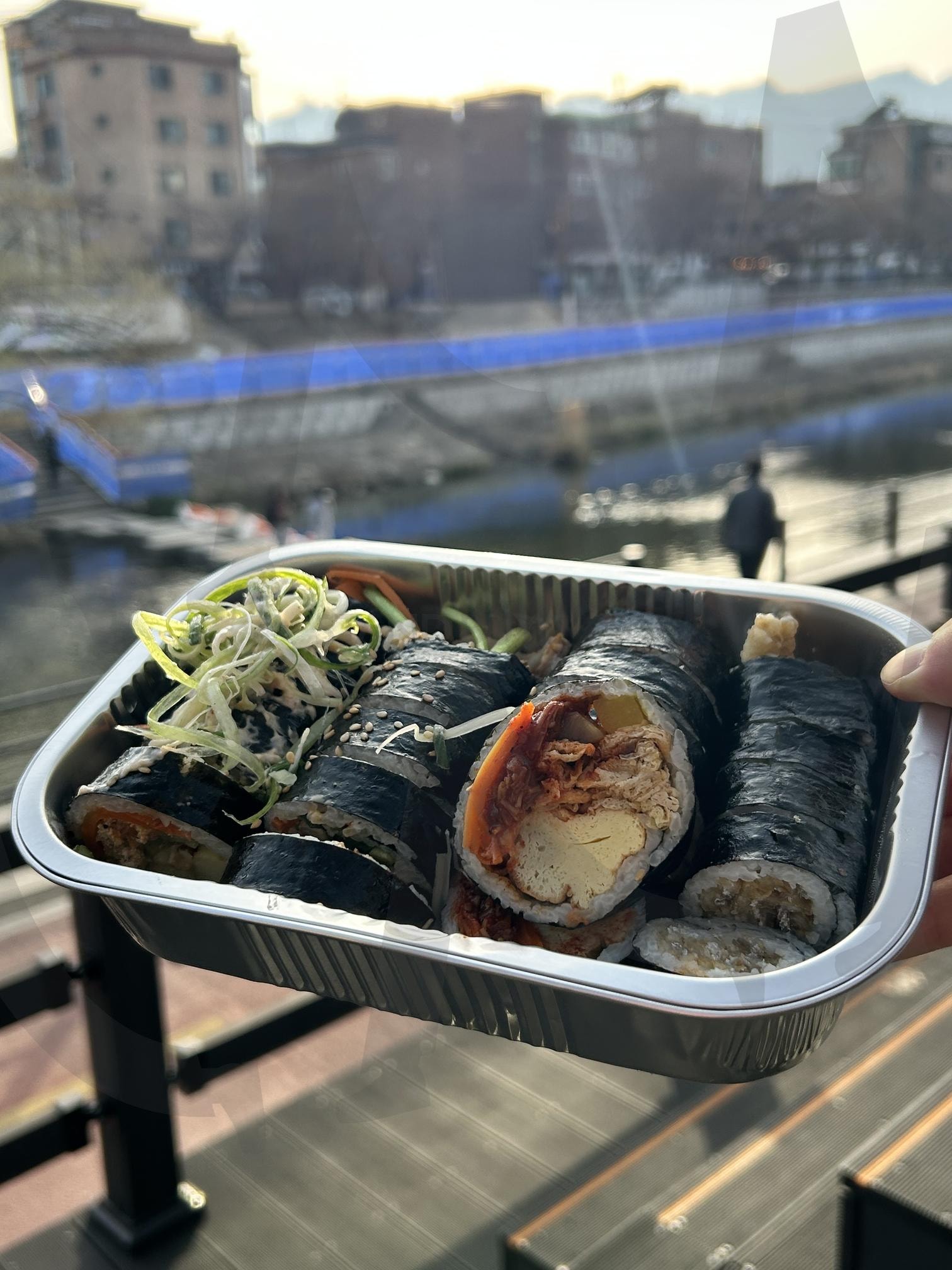 김밥순이돌이 | 김밥, 소풍, 데이트, 도시락, 강변 | 스탠바이 STANDBUY 디지털 콘텐츠