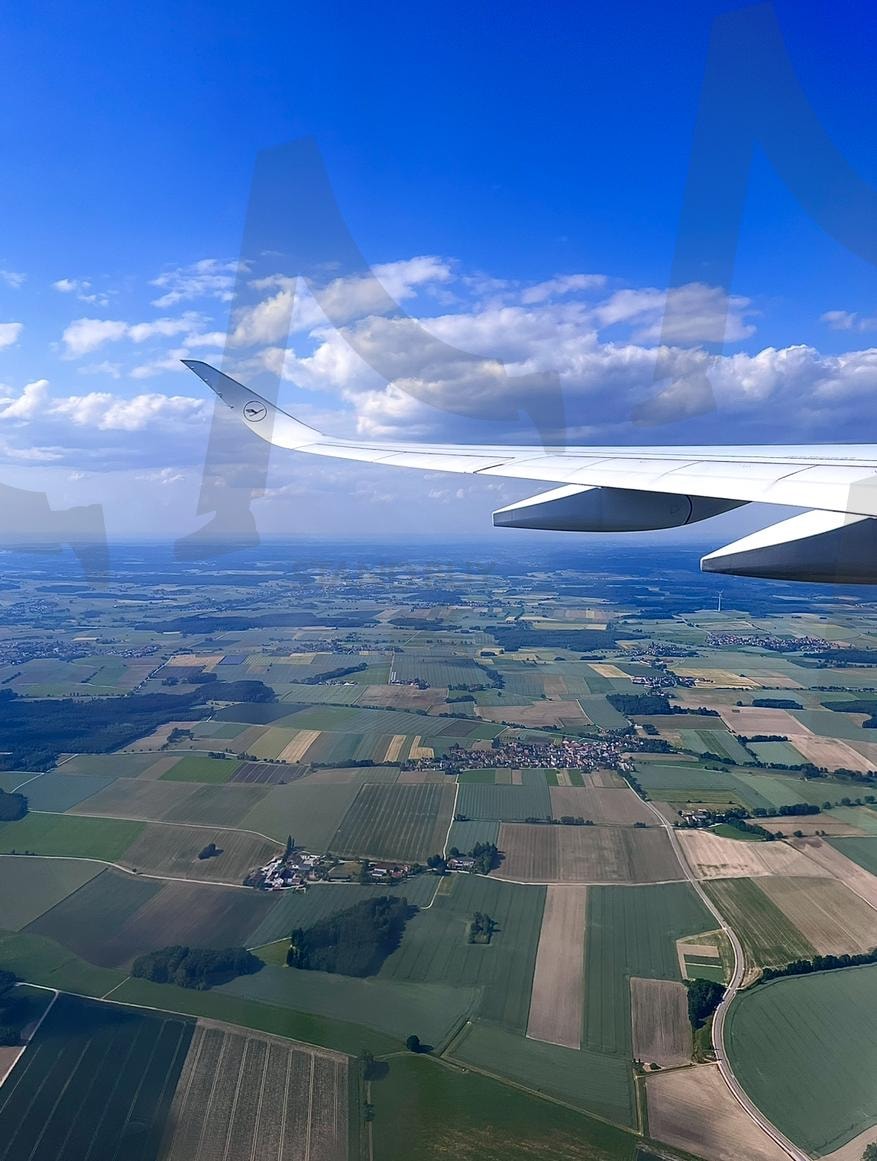 비행기 안 1. 컬러 | 비행기, 비행기안, 하늘, 항공, 항공샷, 풍경, 배경, 풍경사진, 배경화면, 고화질, 컬러, 레퍼런스, 무드, 분위기, 감성, 감성사진, 하늘사진, 여행, 여름 | 스탠바이 STANDBUY 디지털 콘텐츠