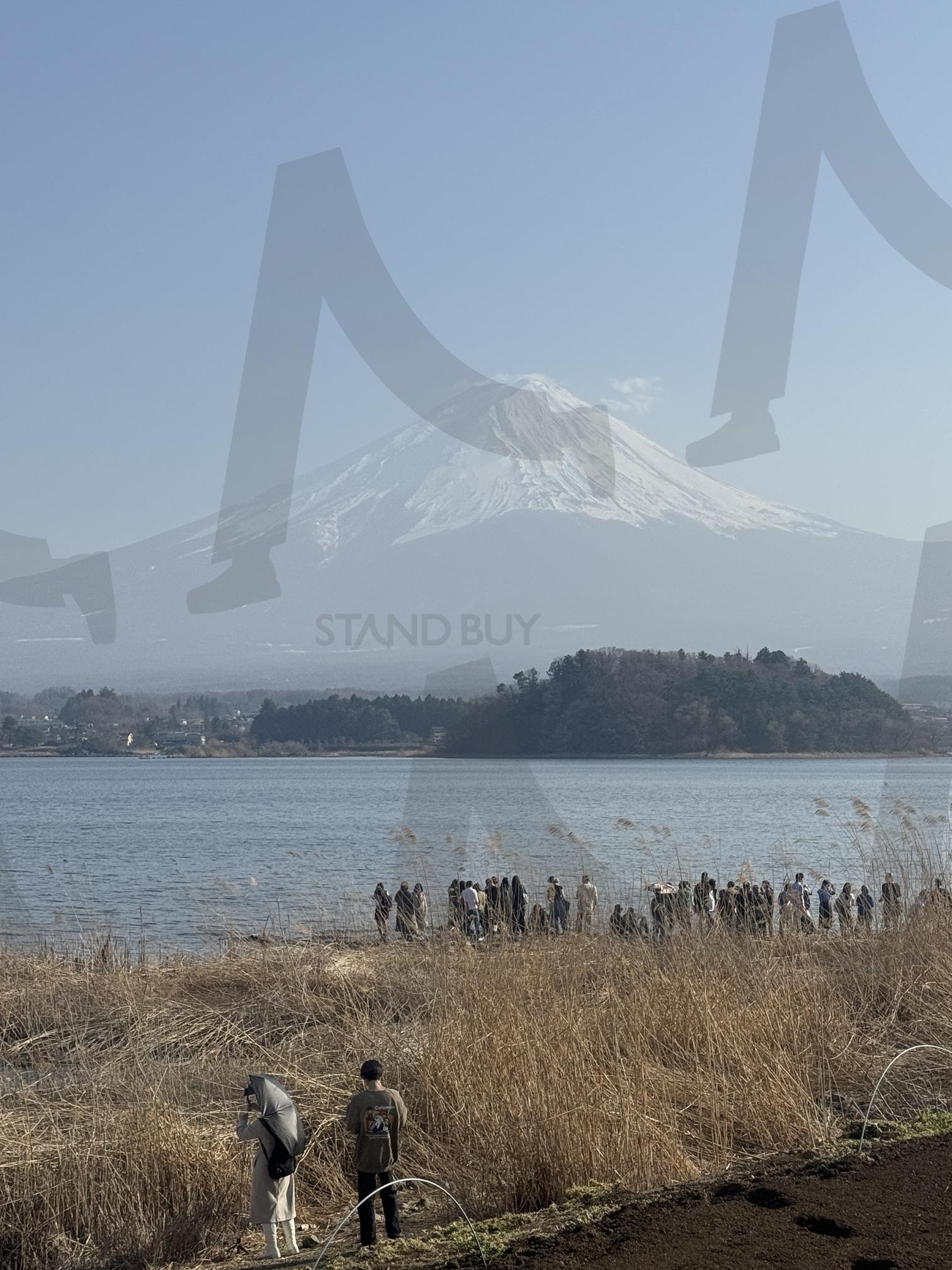 후지산 아래, 조용한 호숫가 산책 | Mount Fuji, Lake Kawaguchi, Japan, nature, travel, spring, people, landscape, peaceful, Scenery | 스탠바이 STANDBUY 디지털 콘텐츠