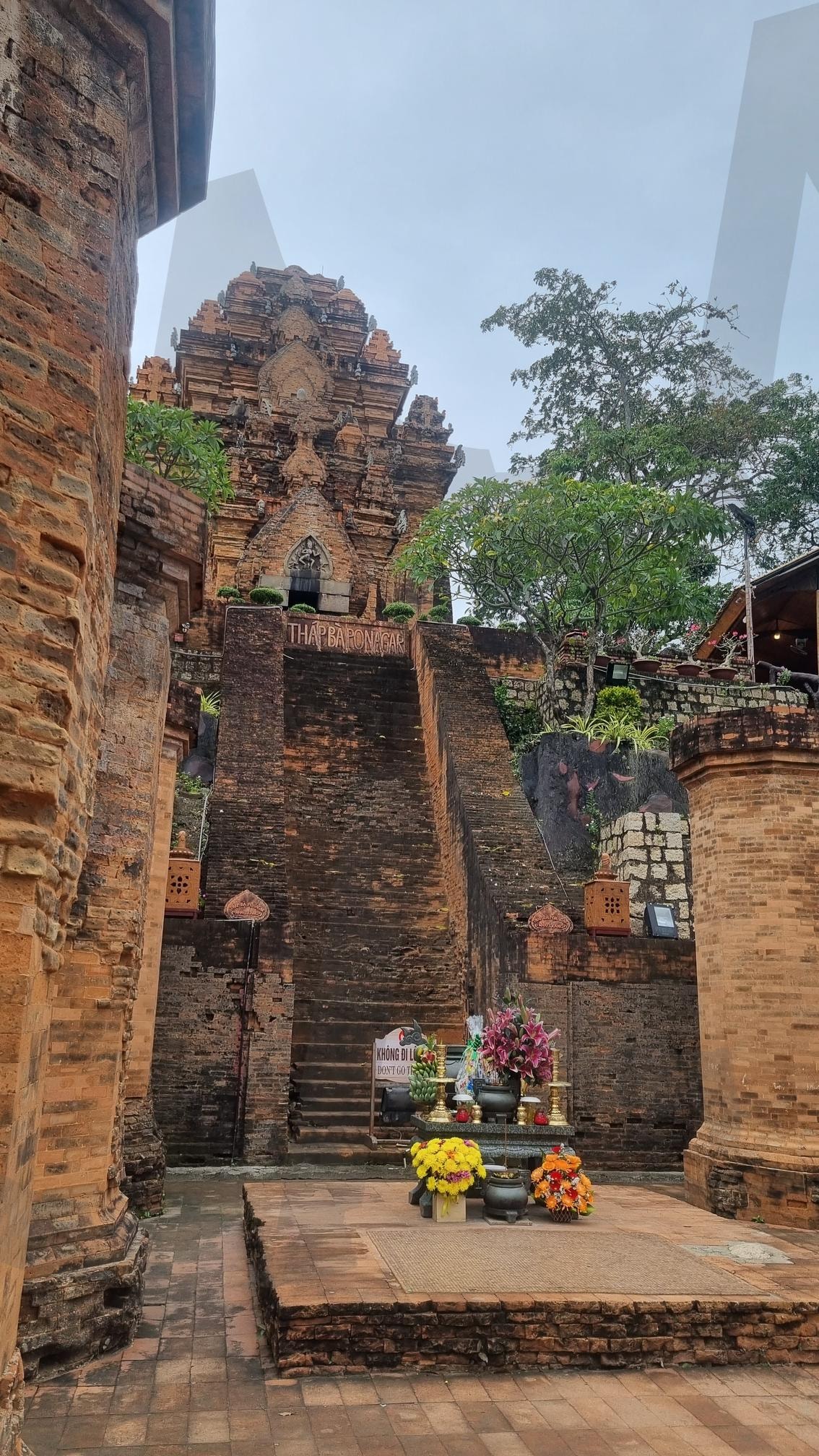 Po Nagar Cham Towers | PoNagarTower, AncientArchitecture, culturalheritage, VietnamTemple, HistoricSite | 스탠바이 STANDBUY 디지털 콘텐츠