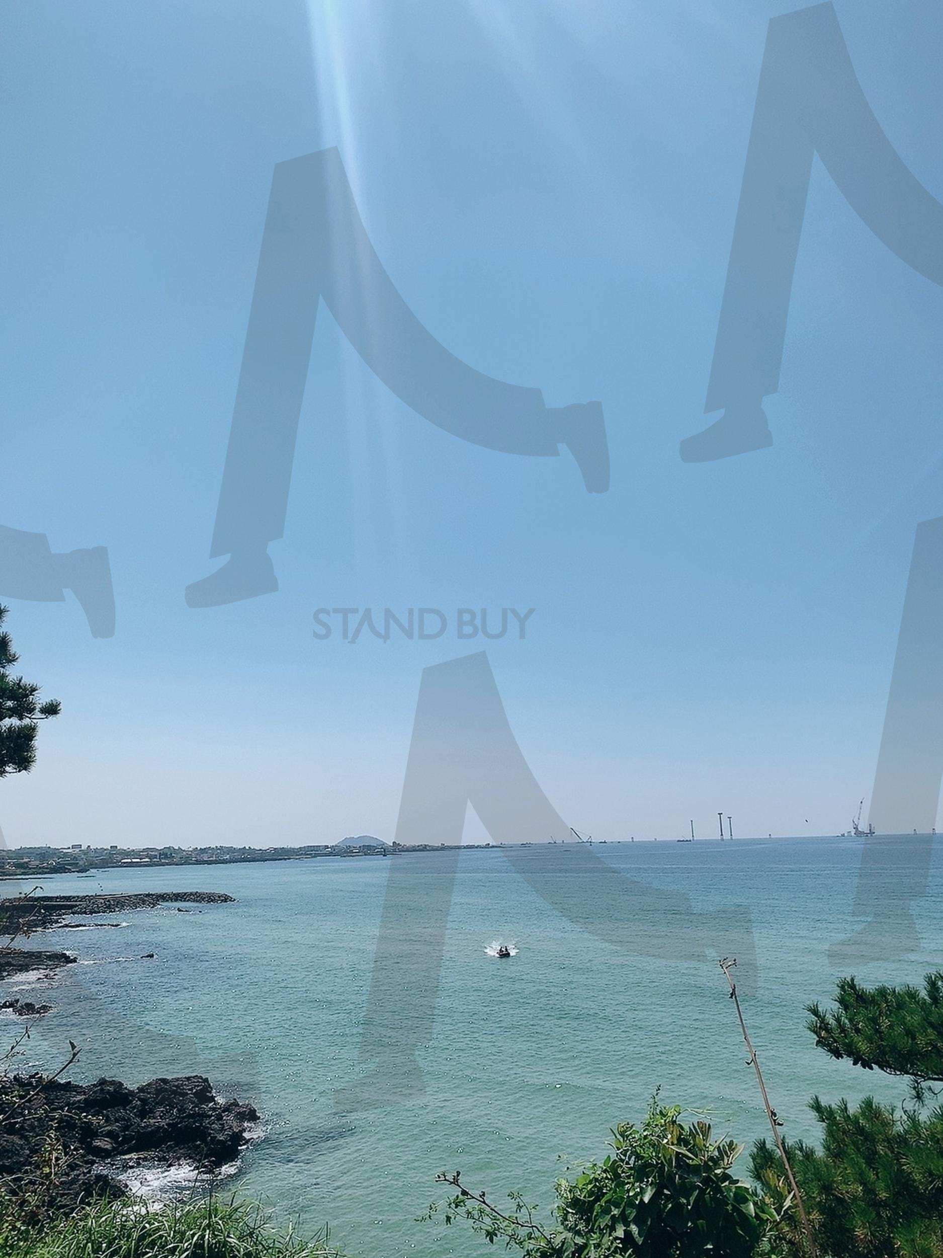 제주 제주시 애월 바다뷰 | 제주도, 애월, 해안도로, 바다, 현무암, 여행, 여행지 추천, 낭만, 망망대해 | 스탠바이 STANDBUY 디지털 콘텐츠