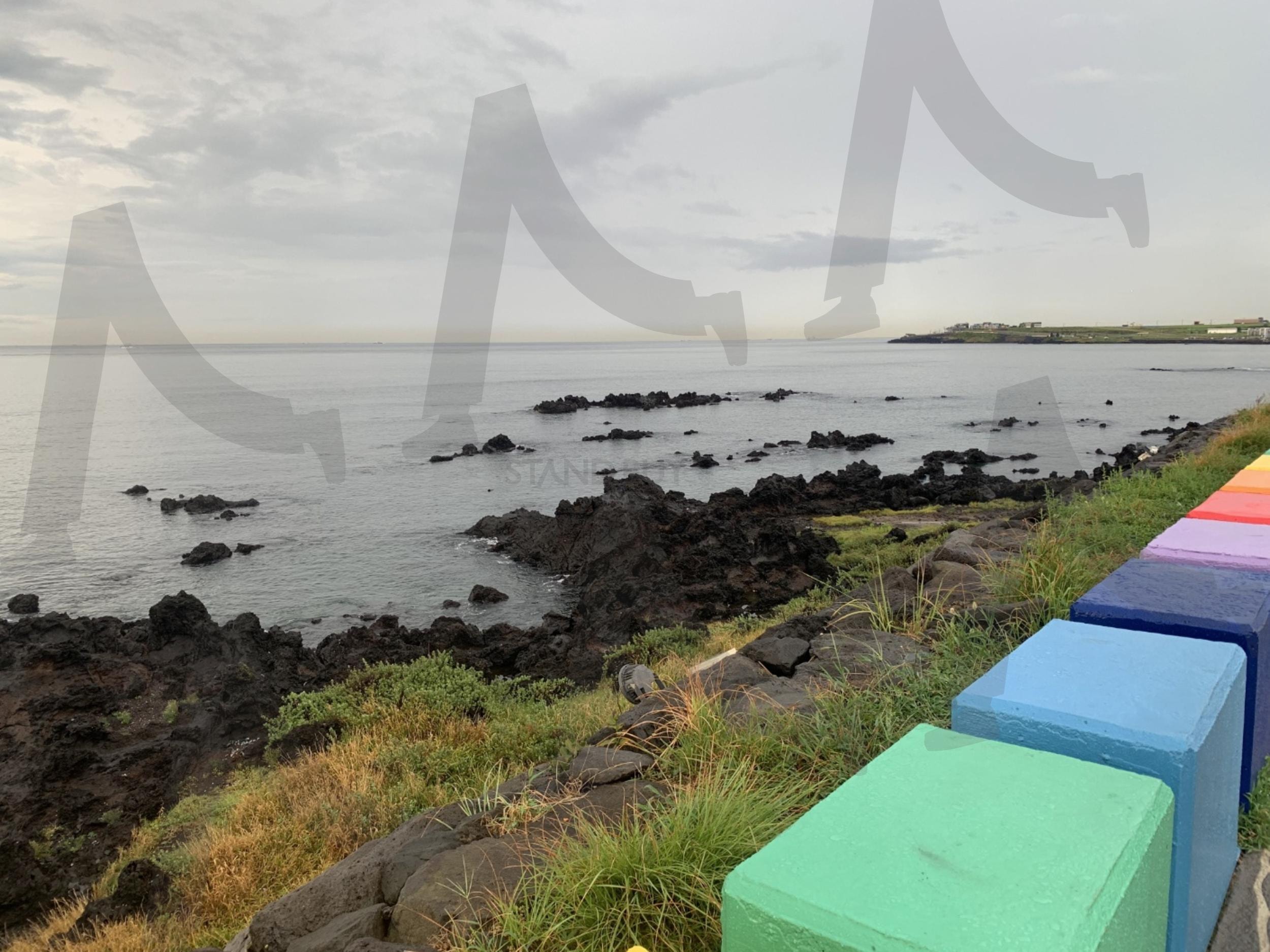 제주도 무지개해안도로 | 제주도, 공항, 무지개, 무지개해안도로, 해안도로, 여행, 여행지 추천, 바다 | 스탠바이 STANDBUY 디지털 콘텐츠