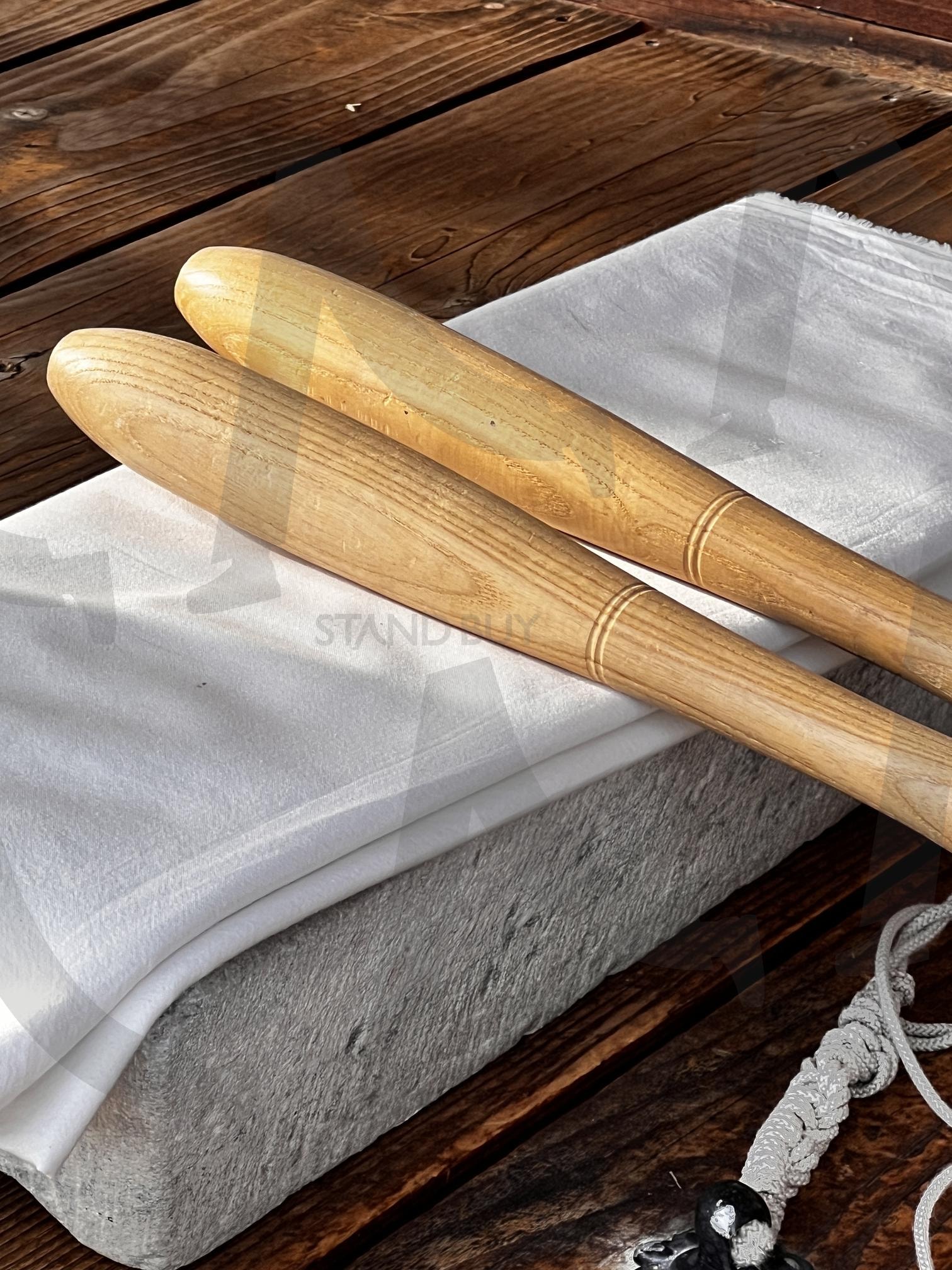 나무 방망이와 흰 천 | 나무 방망이, 야구 방망이, 흰 천, 나무, 스포츠 용품, 도구 | 스탠바이 STANDBUY 디지털 콘텐츠
