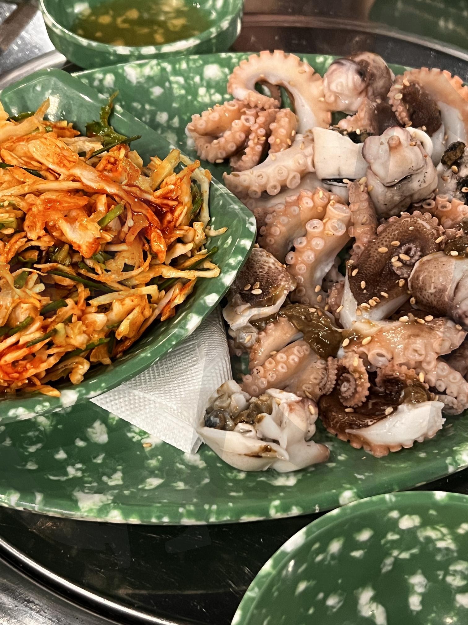 쭈꾸미 한 상 | 쭈꾸미, 해산물, 볶음 요리, 채소, 음식, 접시, 국물, 쟁반, 한식 | 스탠바이 STANDBUY 디지털 콘텐츠