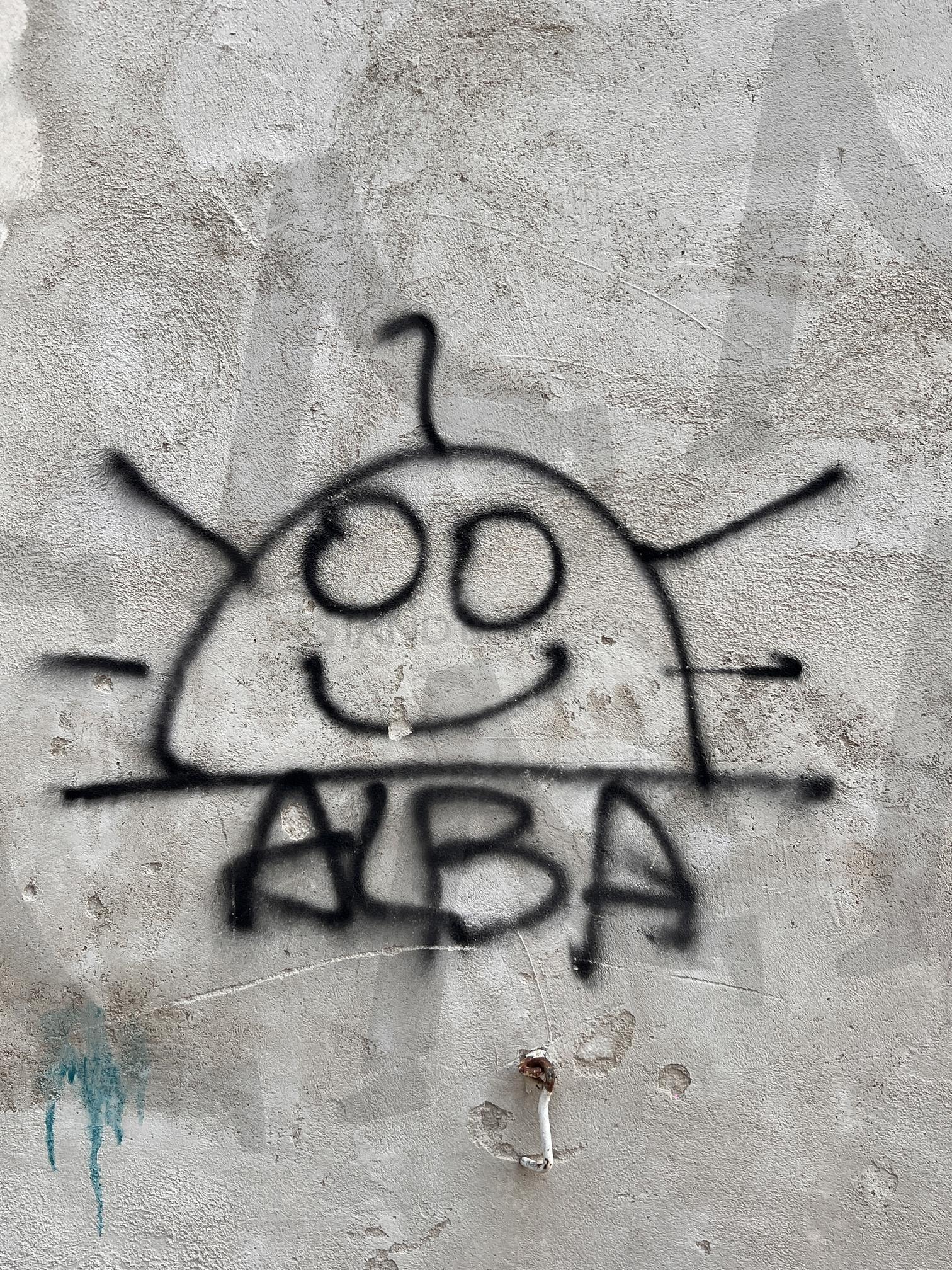 벽에 그려진 웃는 얼굴 모양 낙서 | 낙서, 스프레이 페인트, 얼굴 그림, 글자, 벽, Graffiti, Spray paint, Face drawing, letter | 스탠바이 STANDBUY 디지털 콘텐츠