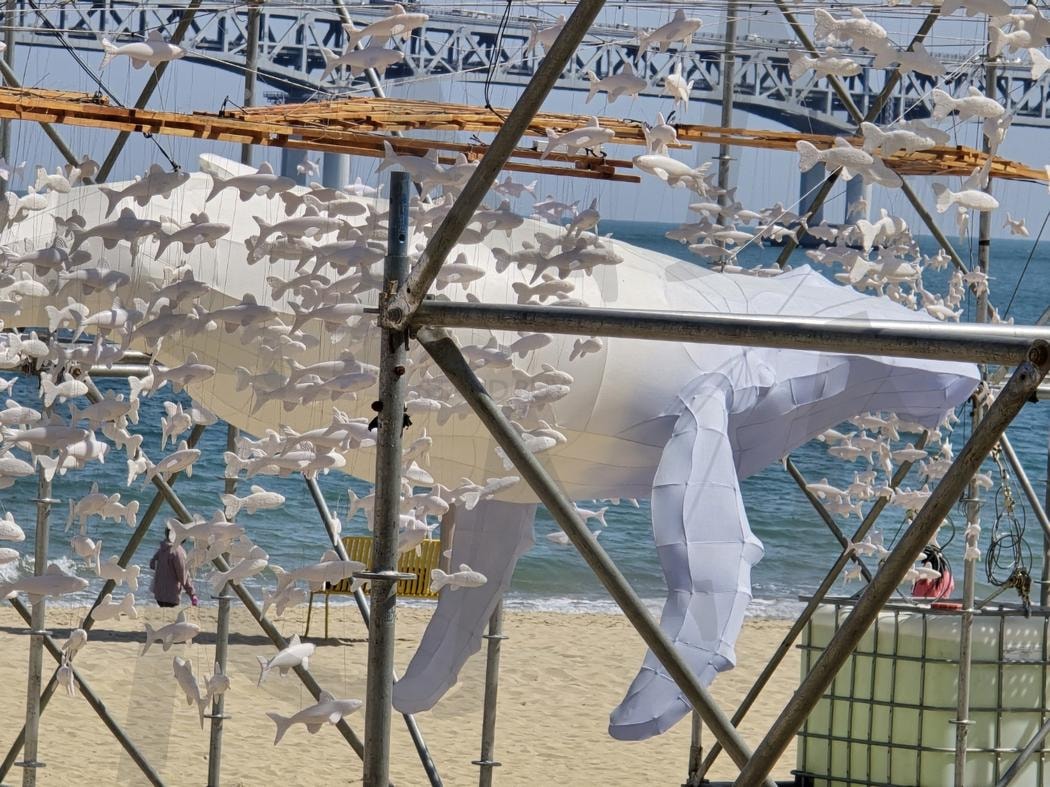 바닷가 | 바다, 휴가, 아기자기, 모빌, 작품, 모향 | 스탠바이 STANDBUY 디지털 콘텐츠