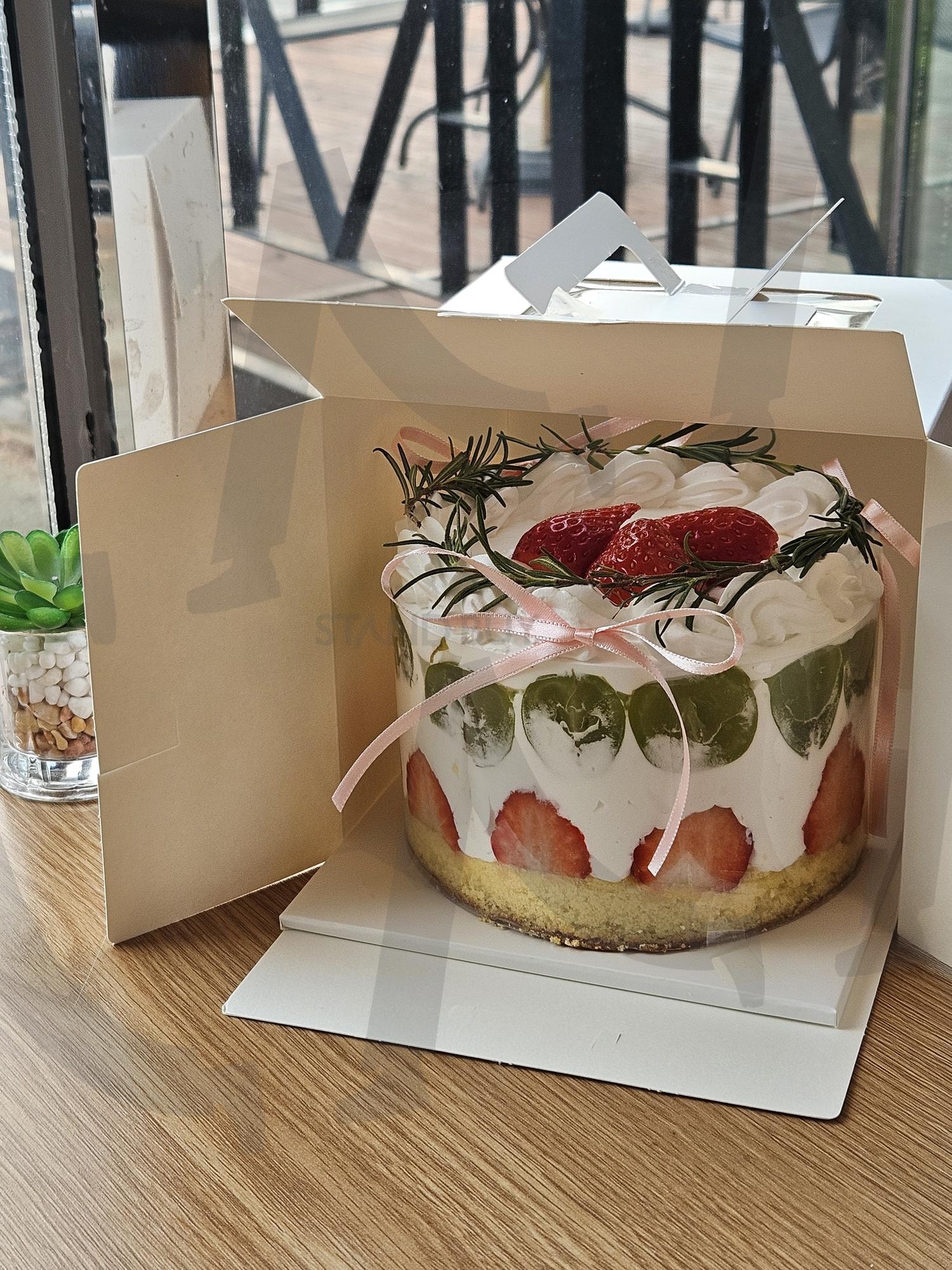 딸기 생크림 케이크 | 딸기 케이크, 생일, 선물, 생일 선물, 카페, 달달한, 행복, 썸네일 | 스탠바이 STANDBUY 디지털 콘텐츠
