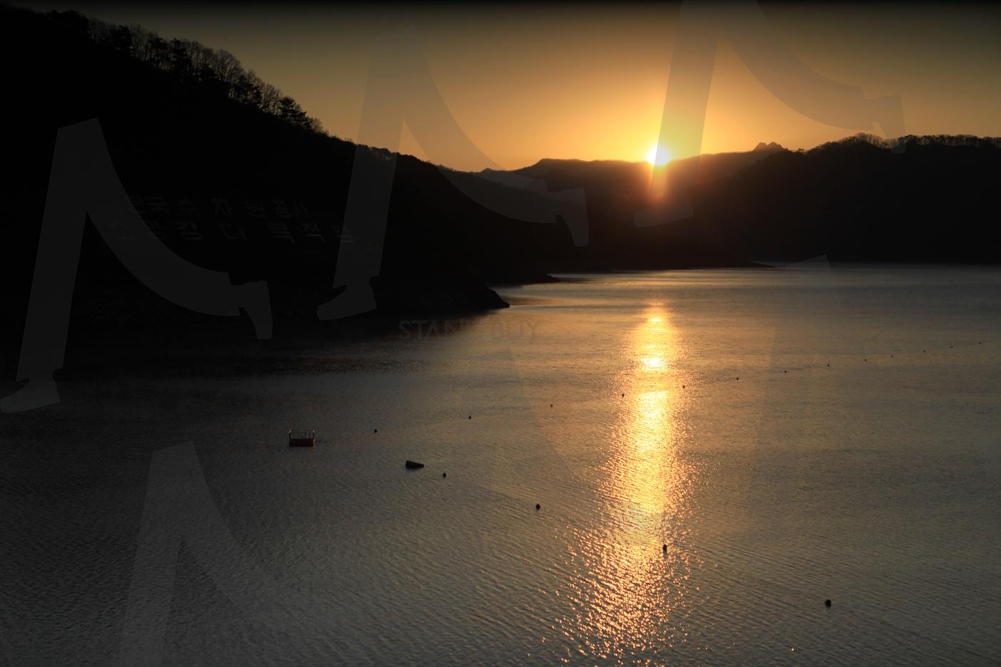 일출 | 소양댐, 일출, 새해, 첫날, 소양댐일출 | 스탠바이 STANDBUY 디지털 콘텐츠