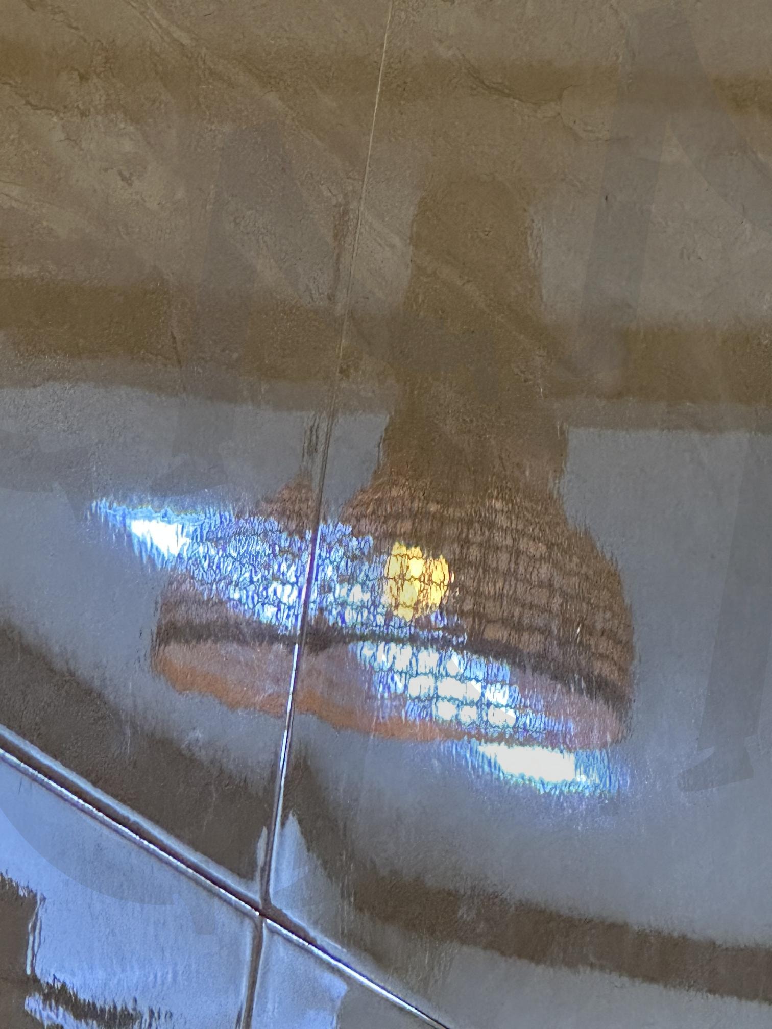 Blue light | lamp reflection, rattan lampshade, tile surface reflection, interior lighting, warm light, glossy ceramic tile, modern rustic interior, ambient lighting, moody lighting decor, woven lamp shadow | 스탠바이 STANDBUY 디지털 콘텐츠