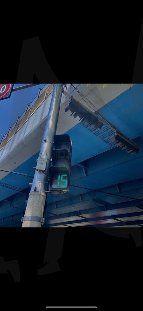 초록빛 찰나, 15초의 여유 | 초록불, 신호등, 일상스냅, 안전, 시간의흐름, 도심, 거리 | 스탠바이 STANDBUY 디지털 콘텐츠