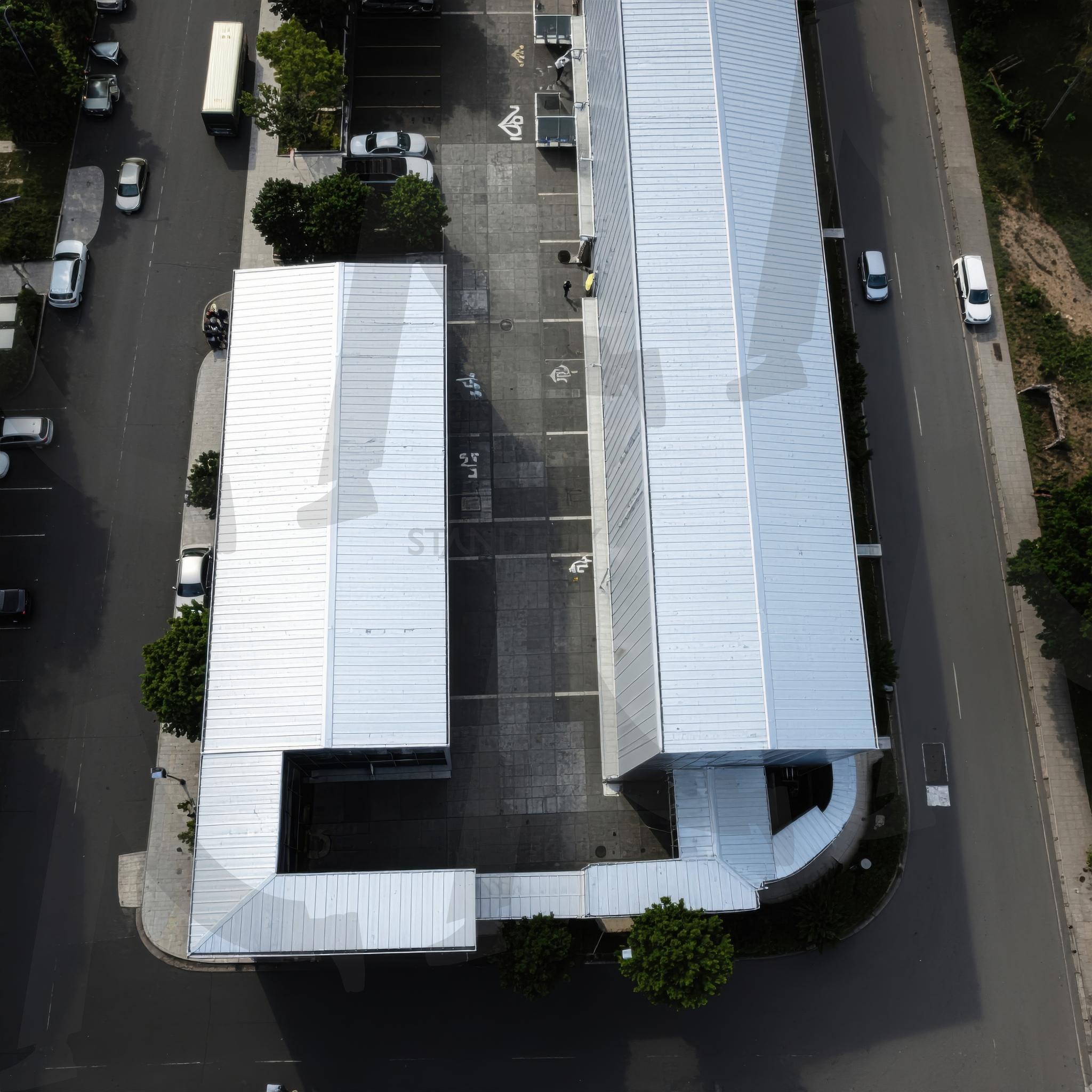 생산 효율성과 작업장 안전을 최적화한 현대적 제조 시설의 기능적 구조 | 산업 시설, 제조 공장, 구조 설계, 산업 건축, 공장 레이아웃, 생산 시설, 산업 인프라, 효율적 설계, 작업 공간, 산업 엔지니어링, ai | 스탠바이 STANDBUY 디지털 콘텐츠