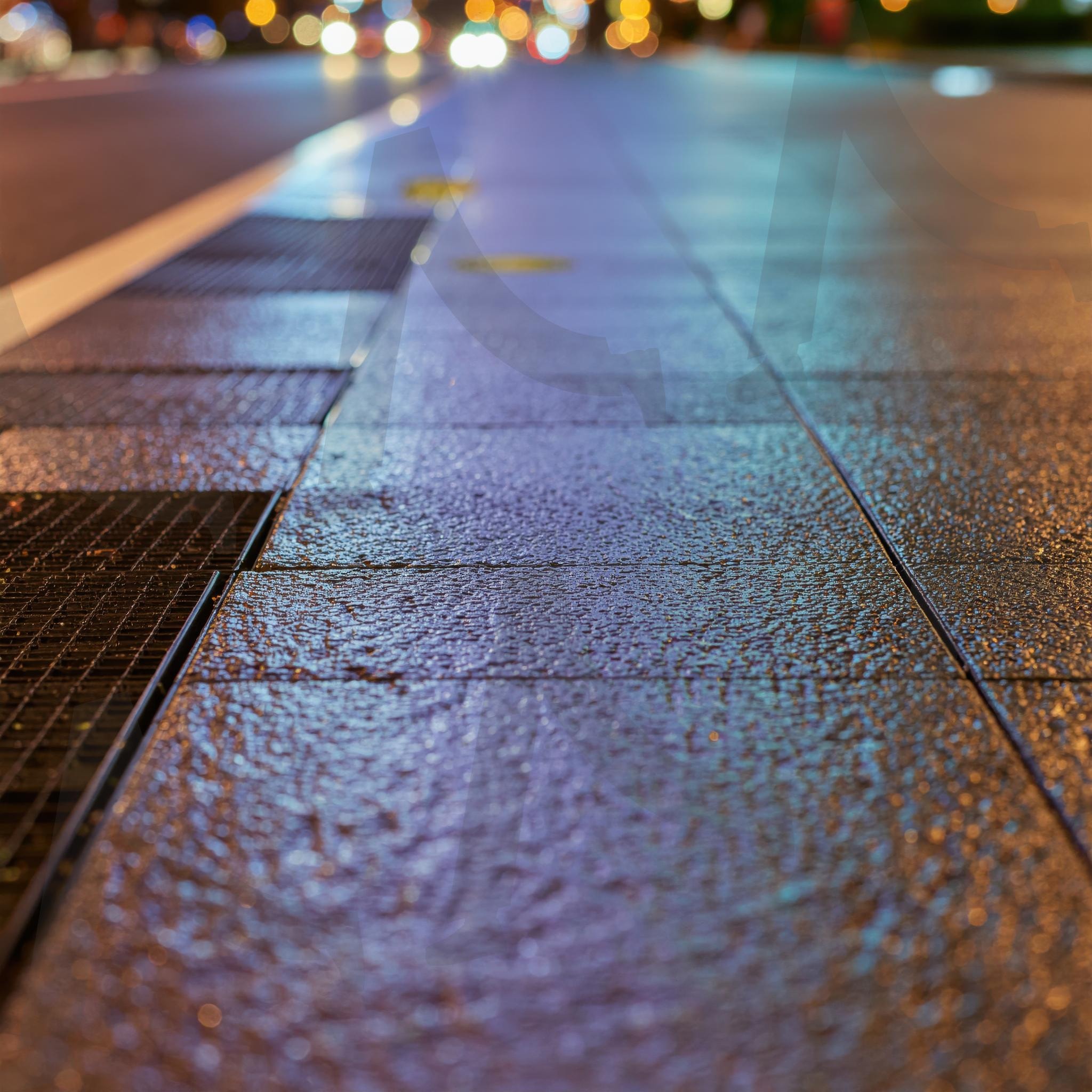 도시 인프라 내구성과 미관을 동시에 고려한 공공 공간의 기능적 바닥 클로즈업 사 | 도시 디자인, 포장 시스템, 공공 공간, 도시 인프라, 바닥재, 도시 계획, 보행 환경, 표면 디자인, 내구성 소재, 도시 미관, ai | 스탠바이 STANDBUY 디지털 콘텐츠