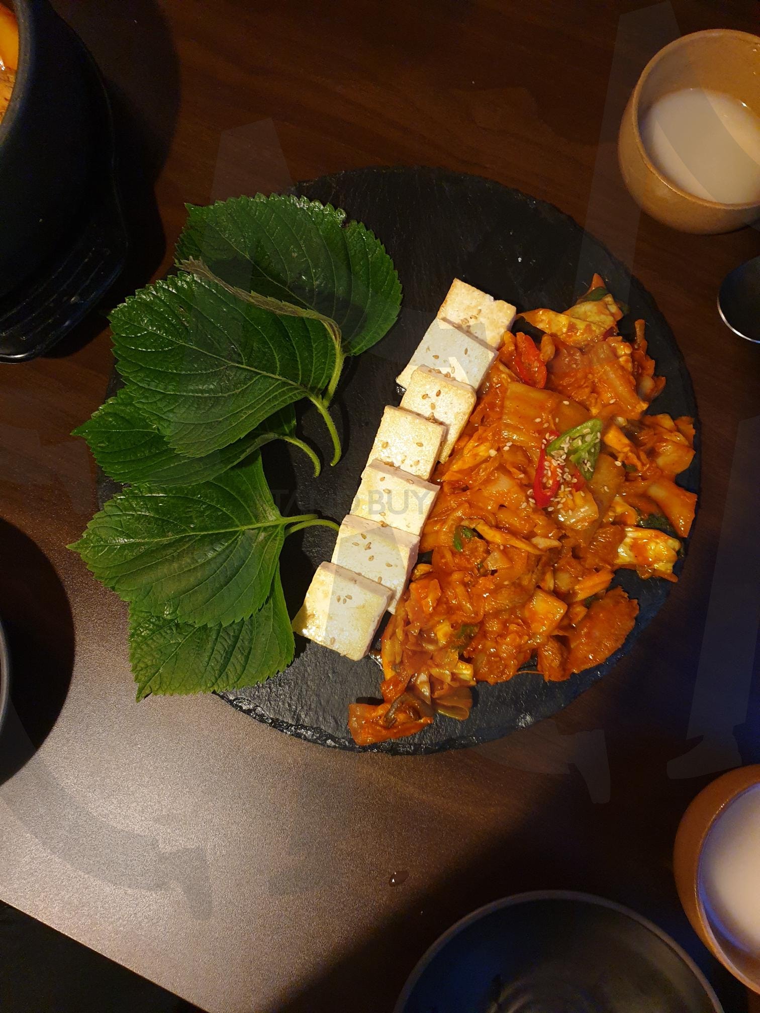 두부김치 | 두부김치, 깻잎쌈, 막걸리안주, 막걸리 땡기게 하는 음식, 비오는 날 | 스탠바이 STANDBUY 디지털 콘텐츠