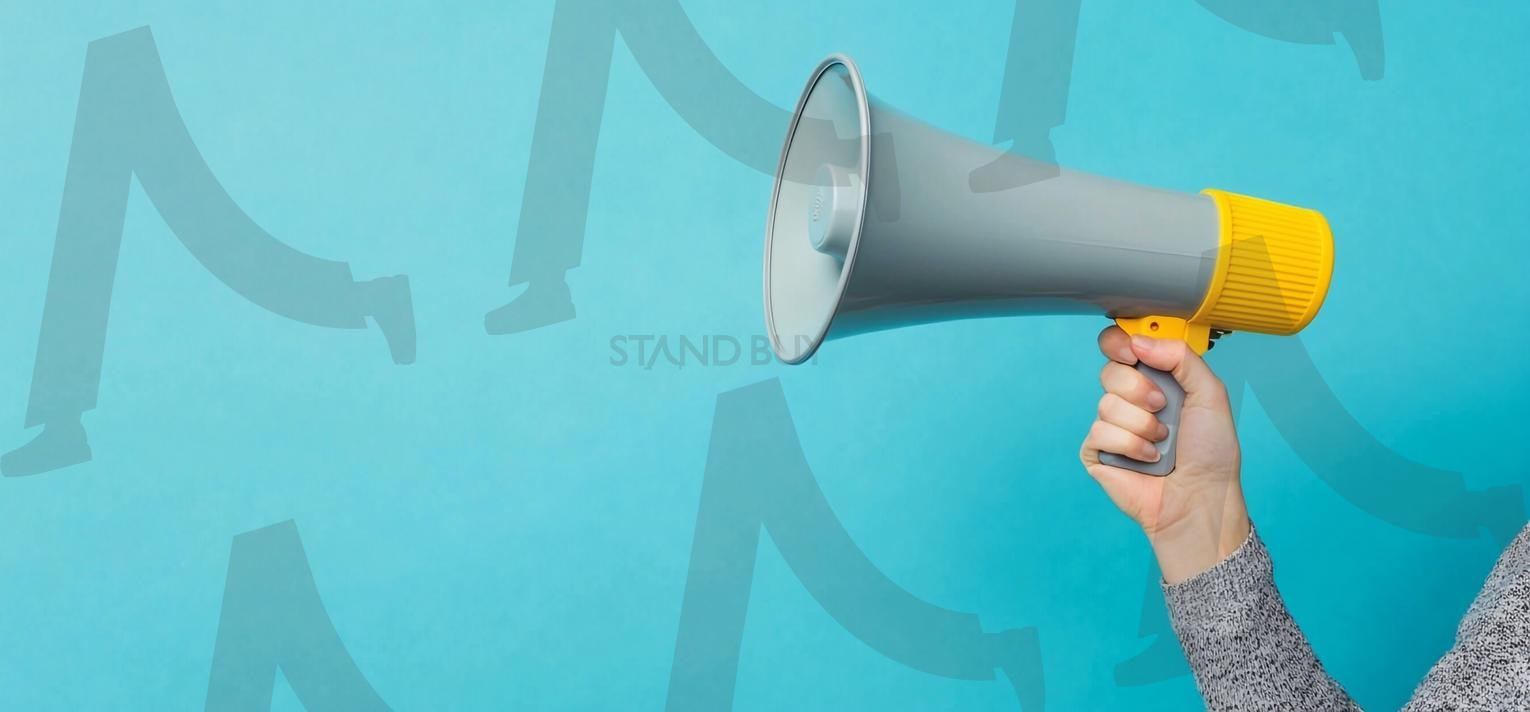 공지사항 | 메가폰, 메가폰외침, 외치는사람, 메가폰남자, 메가폰여자, 확성기, 발표, 시위, 응원, 연설, 소리치는사람, 메시지전달, 캠페인, 리더십, 알림, 공지, 집회, 열정, 주장, 목소리, 환호, 공지사항, ai | 스탠바이 STANDBUY 디지털 콘텐츠