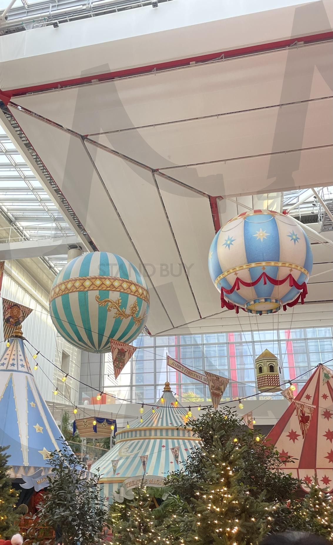 크리스마스 여의도 더현대 | 여의도, 더현대, 여의도더현대, 여의도더현대크리스마스, 크리스마스더현대, 더현대크리스마스, 크리스마스백화점, 크리스마스, 한국크리스마스, 여의도크리스마스 | 스탠바이 STANDBUY 디지털 콘텐츠