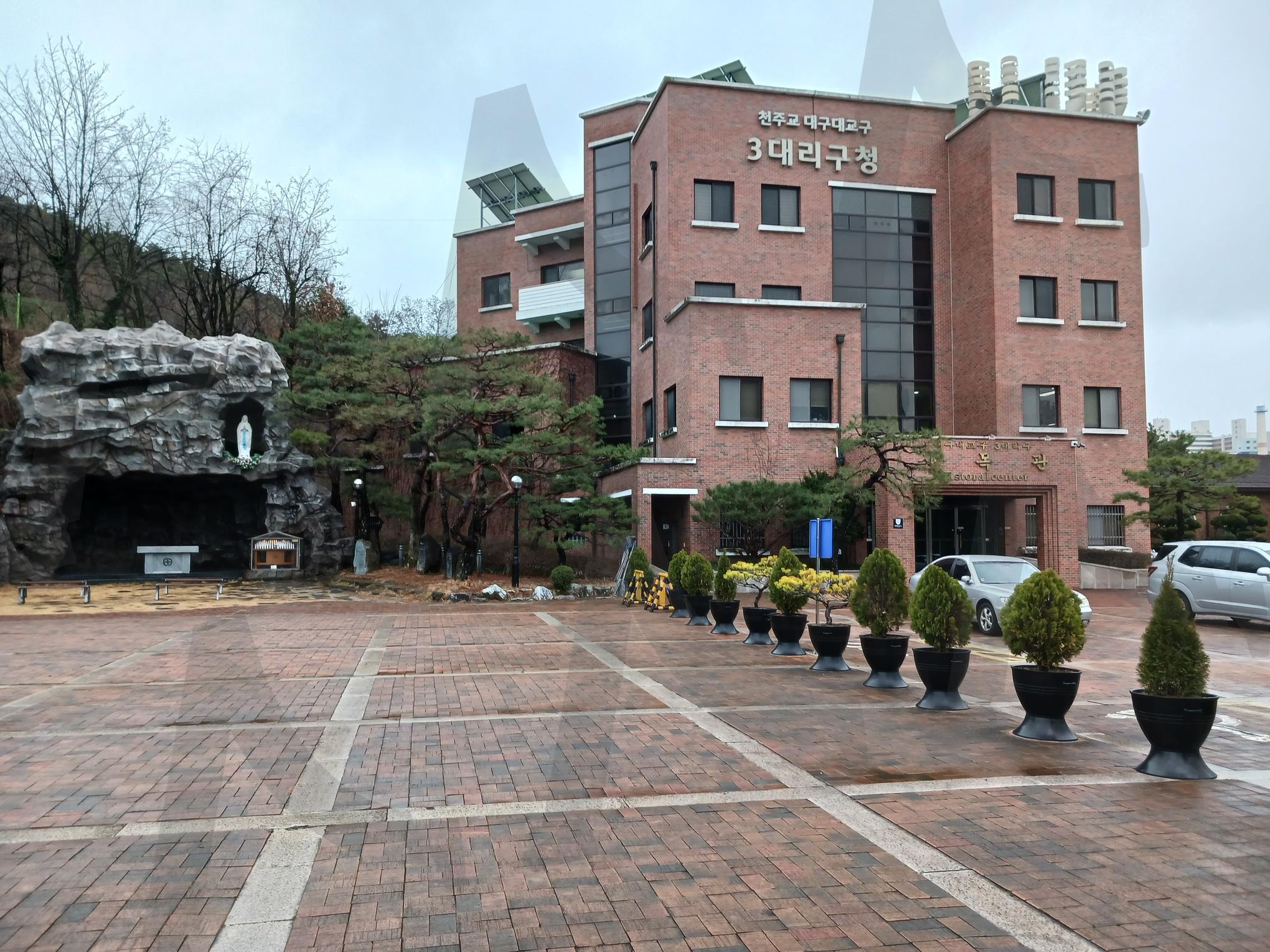 한국 대구 달서구 성당 건물 풍경,South Korea Daegu Dalseo-gu Cathedral Building landscape,Catholicism | 건물, 성당, 교회, 천주교, 나무, south korea daegu dalseo-gu cathedral building landscape, trees, flowers, church, catholicism | 스탠바이 STANDBUY 디지털 콘텐츠