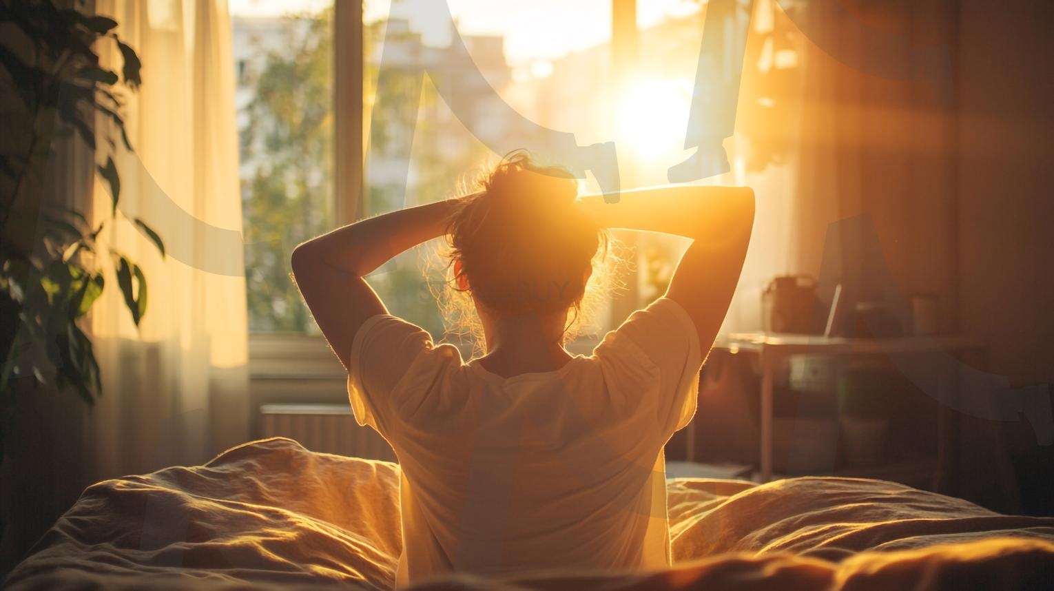 꿀잠 | 꿀잠, 숙면, 편안한잠, 아늑한침대, 포근한이불, 베개, 침실, 아침햇살, 굿모닝, 기상, 아침풍경, 침대에서일어남, 이불속, 편안한수면, 수면건강, 침대정리, 숙면습관, 아침미소, 침대휴식, 잠자는여자, 잠자는남자, 침실인테리어, 기지개, 휴식, 수면, ai | 스탠바이 STANDBUY 디지털 콘텐츠