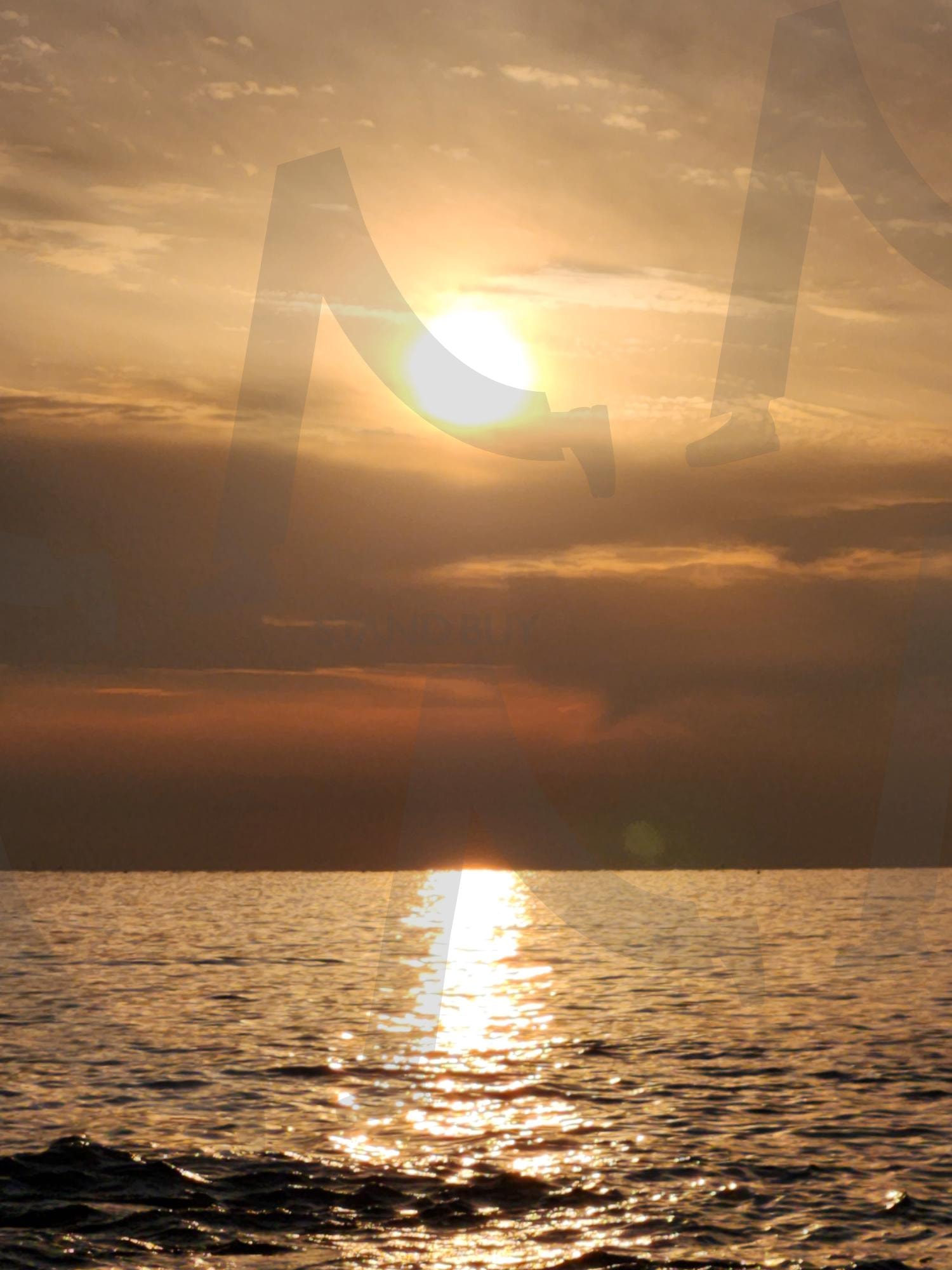 황금빛 바다 위의 일몰 | 일몰, 바다, 노을, 해넘이, 황금빛, 자연풍경, 평온, 감성사진, 석양, 하늘, 반영, 여행, 저녁, 고요함, 풍경사진, 자연, 여유, 휴식, 구름, 빛 | 스탠바이 STANDBUY 디지털 콘텐츠