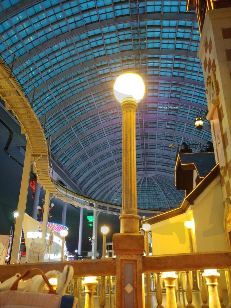 테마파크의 가로등 | 놀이공원, 가로등, 밤, 전등, 서울 | 스탠바이 STANDBUY 디지털 콘텐츠