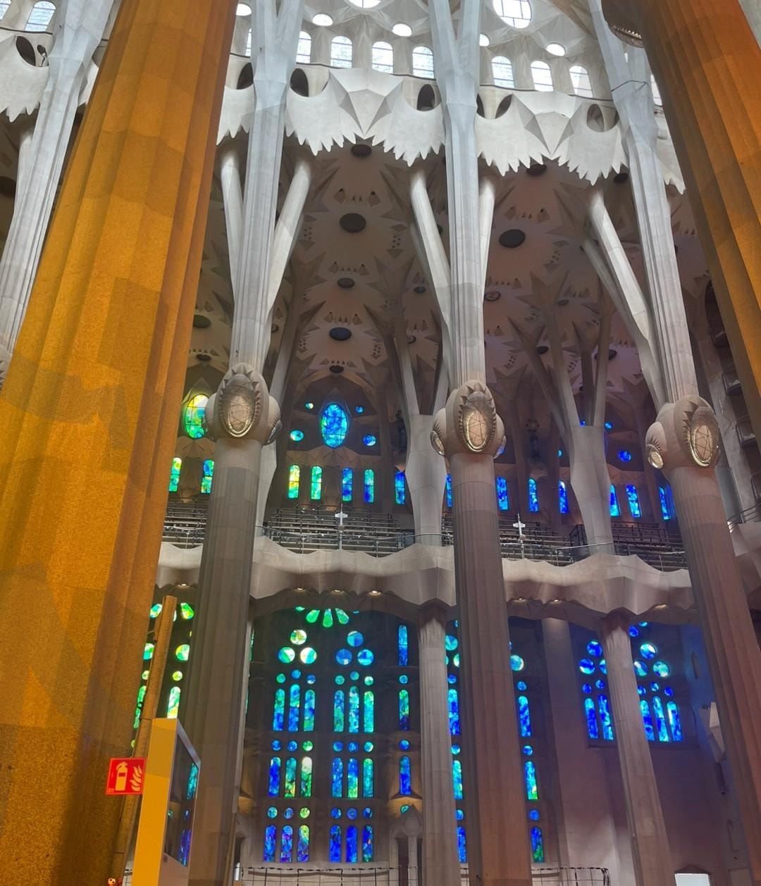 가우디 성가족성당 내부 자연채광 | 스페인, 바르셀로나, 가우디작품, 성가족성당, 성가족성당내부차연채광사진 | 스탠바이 STANDBUY 디지털 콘텐츠