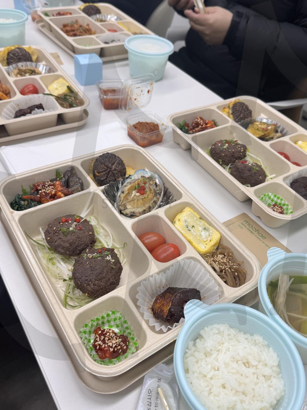 모여서 더 맛있는, 한식 도시락 | 한식, 한식도시락, 도시락, 식사, 맛집, 밥 | 스탠바이 STANDBUY 디지털 콘텐츠