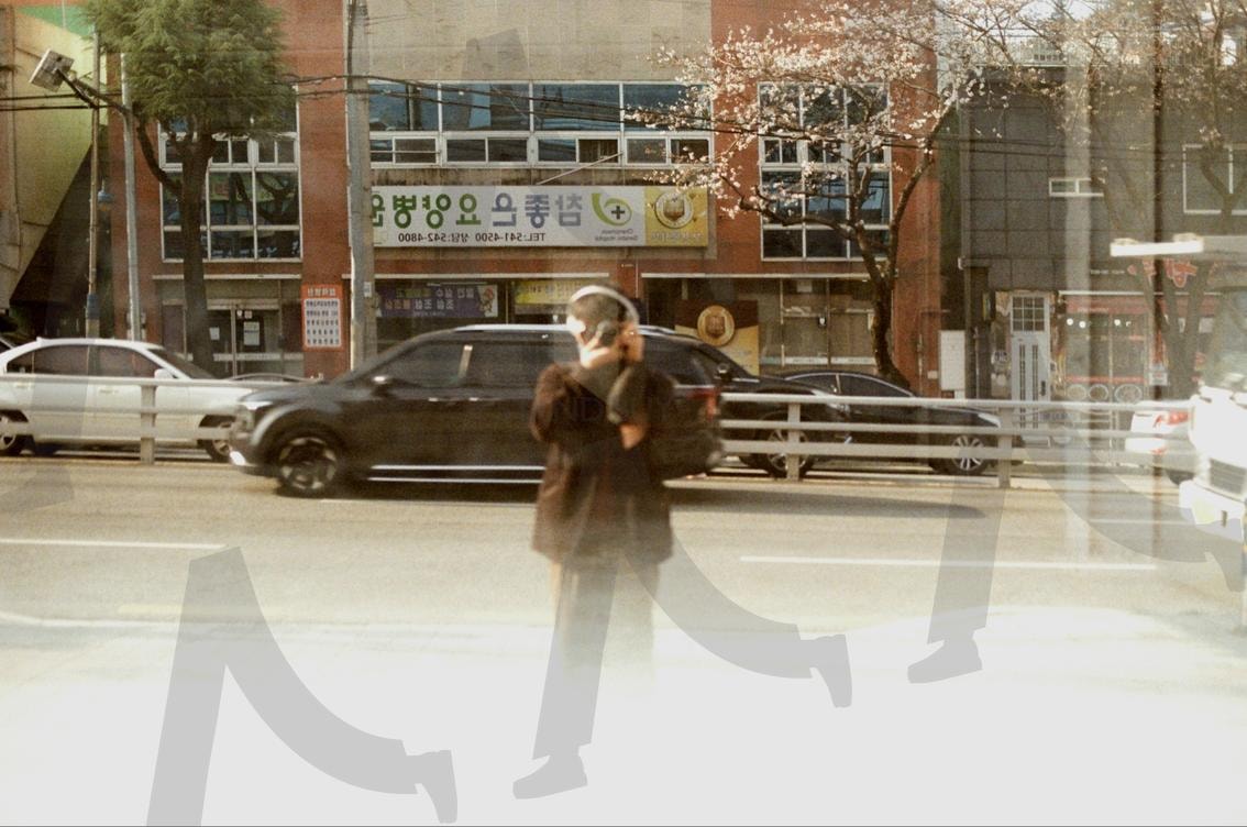 a young Korean man | korea, man, 한국, 사람, 사진 | 스탠바이 STANDBUY 디지털 콘텐츠