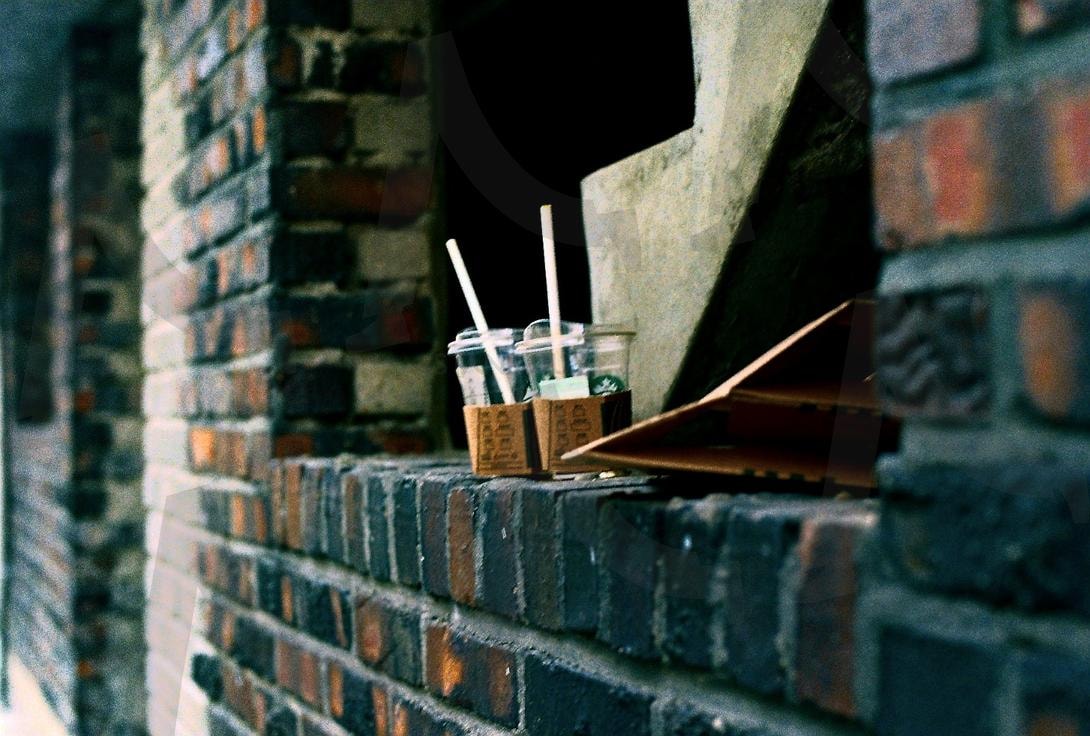 abandoned house and Starbucks | korea, house, starbucks, abandoned, 한국, 대구, 폐가, 스타벅스 | 스탠바이 STANDBUY 디지털 콘텐츠