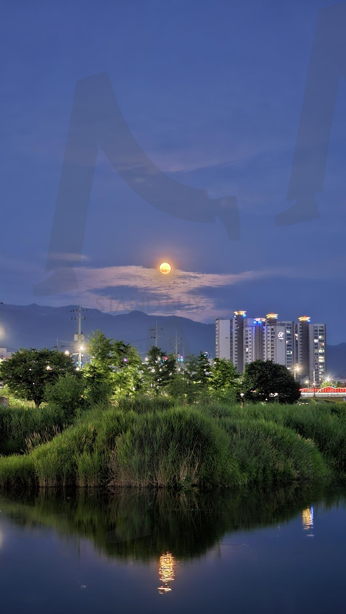 하늘과 물 사이, 하나의 달 | 달, 강, 하늘, 물, 밤 | 스탠바이 STANDBUY 디지털 콘텐츠