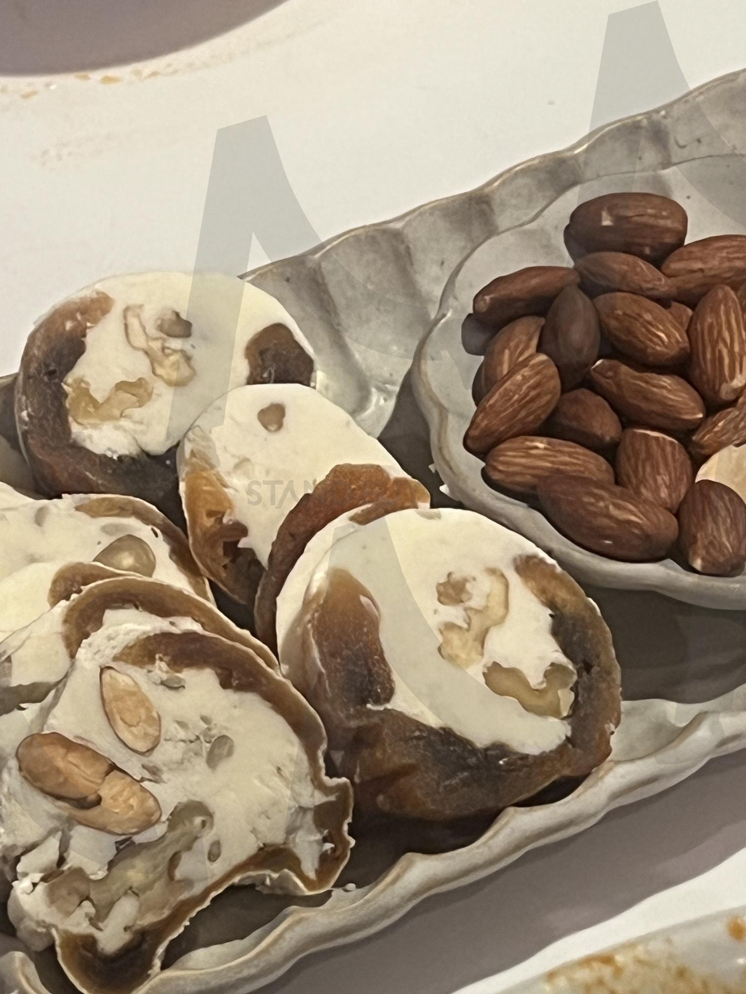 Korean Traditional Food_Snack_Dried persimmon cream cheese roll | Korean traditional food, Korean traditional snack, korean food, Dried persimmon cream cheese roll, dried persimmon | 스탠바이 STANDBUY 디지털 콘텐츠