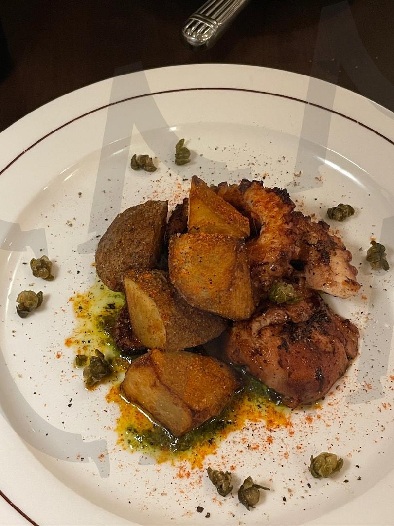 Pulpo, a Spanish dish in Seoul | spainish, korea, Restaurent, food, moody | 스탠바이 STANDBUY 디지털 콘텐츠