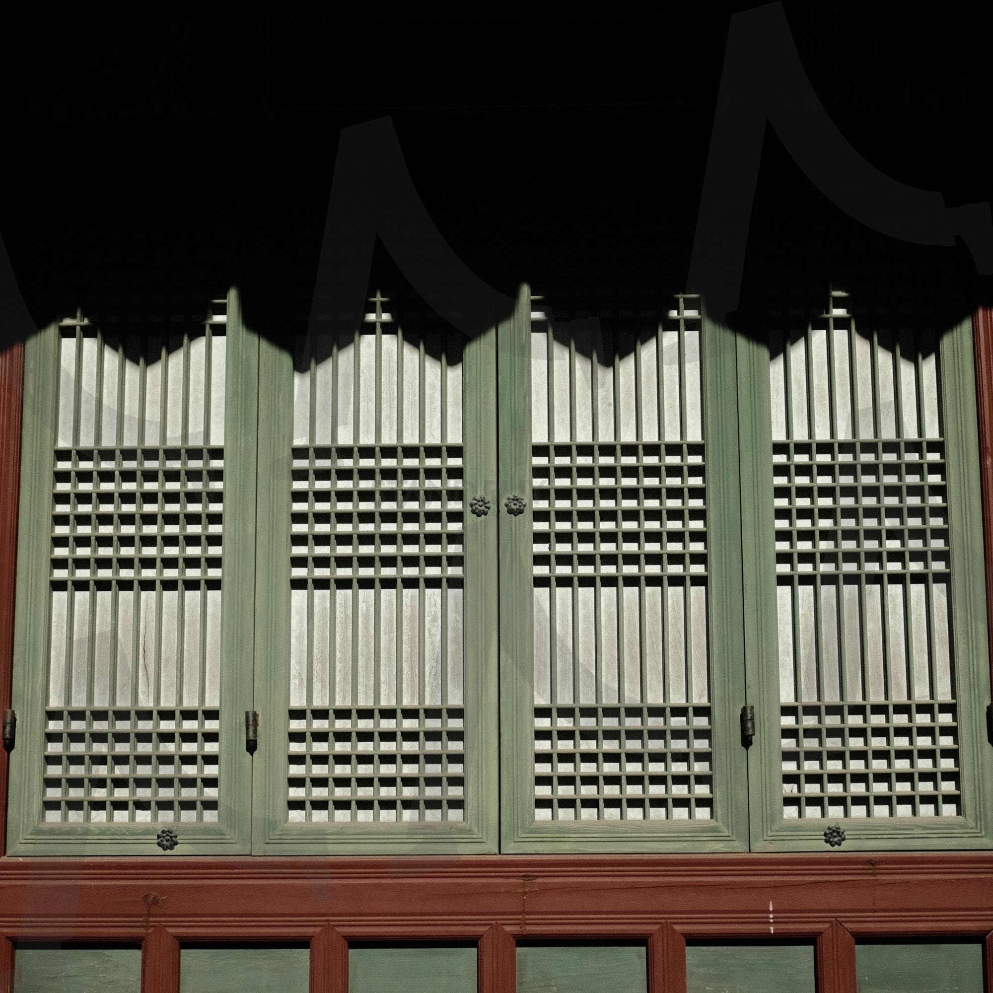 남한산성 행궁 좌승당 옆면의 창호 | 남한산성, 남한산성 행궁, 행궁, 전통, 민족, 기와, 한옥, 궁궐, 고궁, 궁, 단청, 창문, 창호, 그림자, 문, 전통문, 전통 문, 좌승당, 여름, 공원, 공공 | 스탠바이 STANDBUY 디지털 콘텐츠