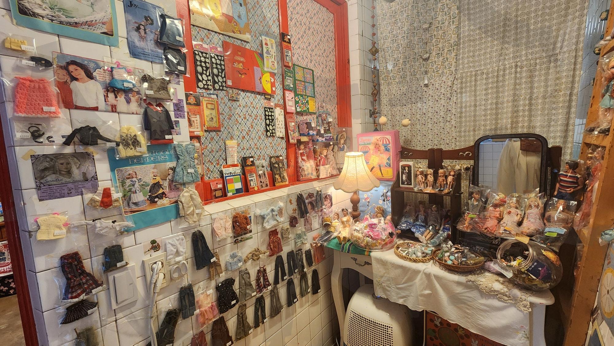 얼마나 모아야 하는건지 가늠도 되지 않는 소품샵 | 소품샵, 인테리어, 소품, 레트로, 옛날, 타임슬립 | 스탠바이 STANDBUY 디지털 콘텐츠