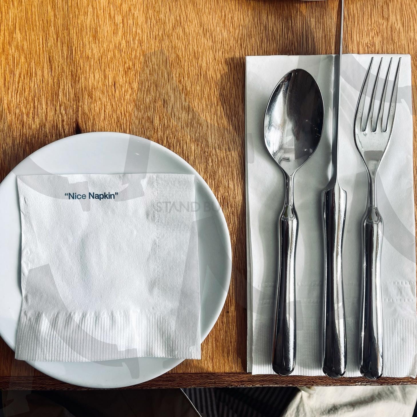 Nice Napkin, Nice Mood | 테이블세팅, 레스토랑무드, 식기류, 감성사진, 미니멀디자인, 우드테이블, 냅킨스타일, 감성카페, 식기구, 디테일샷, 포크, 나이프, 스푼, 냅킨, 감성일상 | 스탠바이 STANDBUY 디지털 콘텐츠