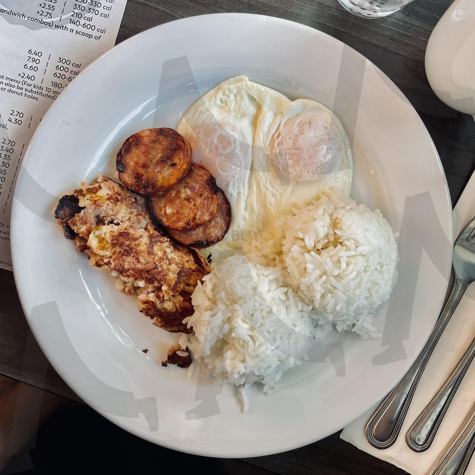 필리핀 조식 정식 – 롱가니사와 계란, 밥 한 접시 | 필리핀음식, 롱가니사, 필리핀조식, 해외여행음식, 현지음식, 외국인추천메뉴, 밥반찬조합, 흰쌀밥, 반숙계란, 토실로그, 간편식사, 동남아음식 | 스탠바이 STANDBUY 디지털 콘텐츠