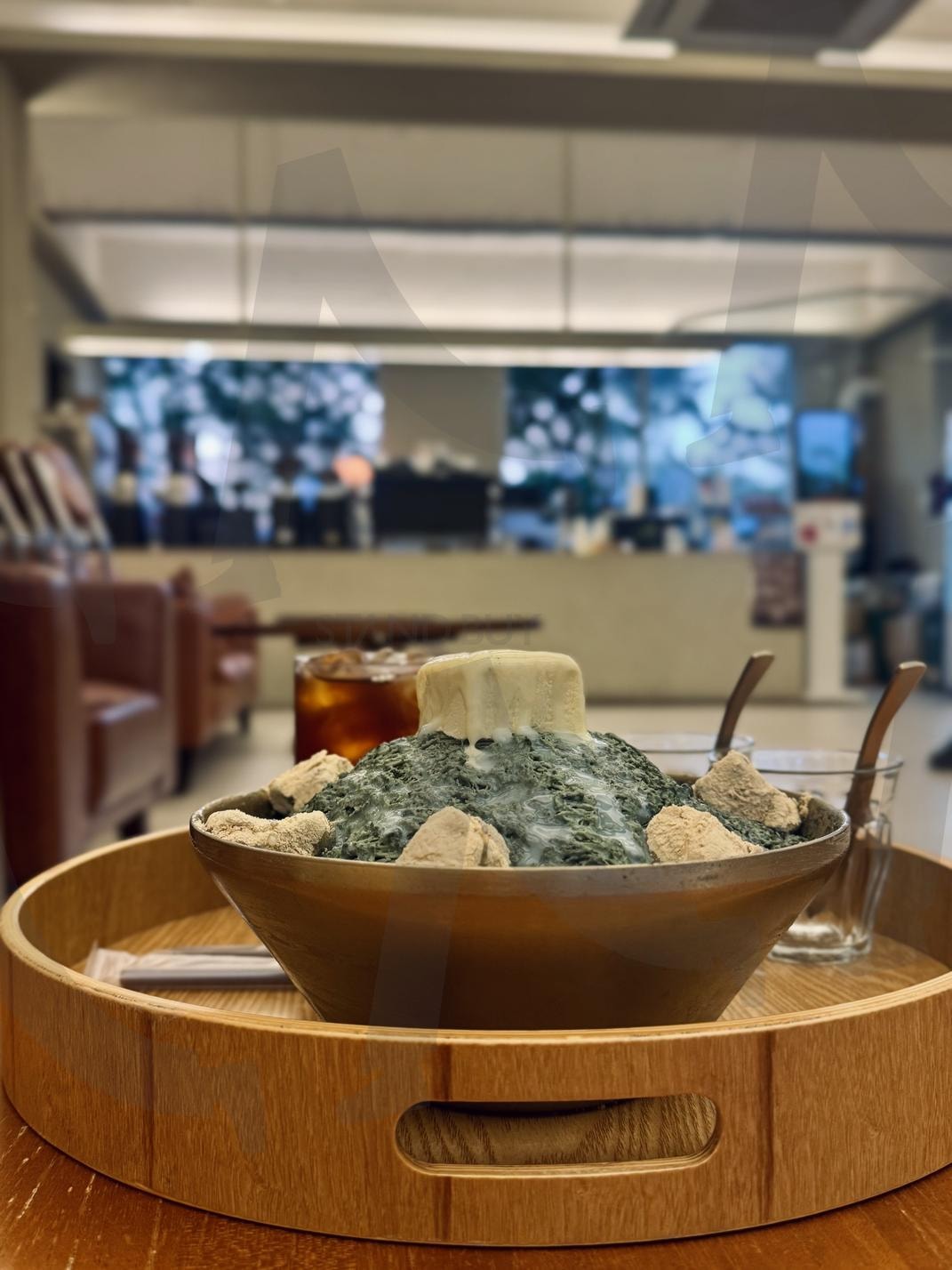 녹차 빙수 | 흑임자빙수, 인절미빙수, 카페디저트, 빙수사진, 여름디저트, 푸드스타일링, 전통디저트, 카페메뉴, 디저트광고, 수제빙수, 고급디저트, 한식디저트 | 스탠바이 STANDBUY 디지털 콘텐츠