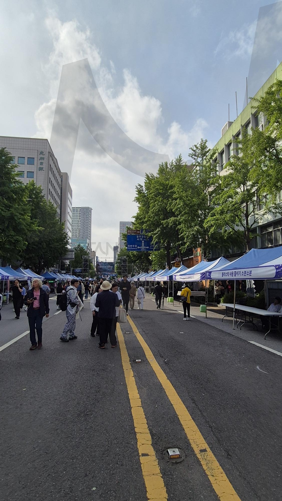 5·18 민주광장, 기억과 참여가 만나는 거리 (Gwangju May 18 Plaza: A Street of Memory and Civic Participation) | 5·18광주민주화운동, 시민행사, 역사기념행사, May18Gwangju, StreetFestivalKorea, CivicParticipation | 스탠바이 STANDBUY 디지털 콘텐츠