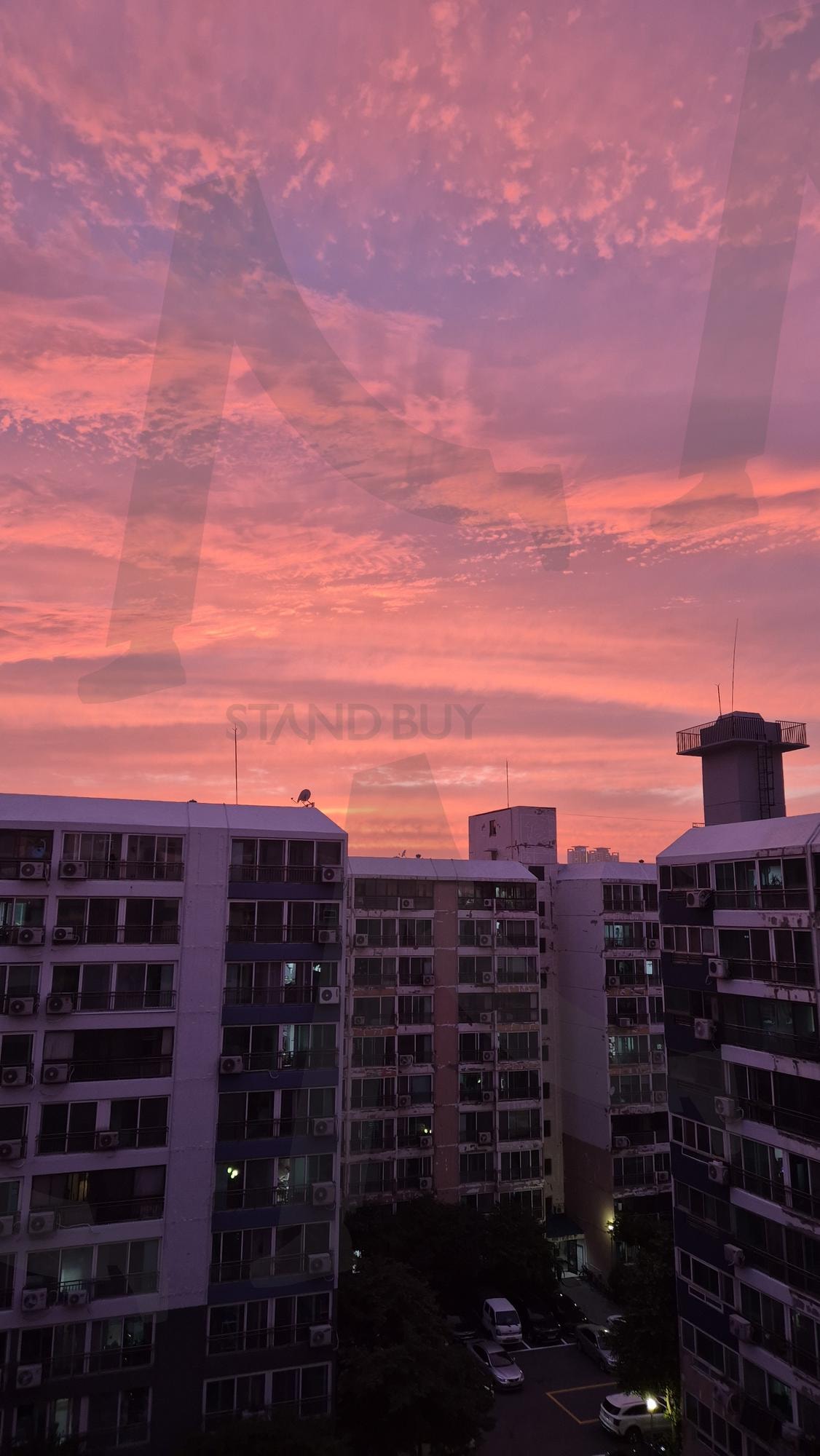 붉게 타오르는 하늘 | 한국아파트, 도시감성, 낭만샷, 노을, 석양, 감성사진, 일상속여운 | 스탠바이 STANDBUY 디지털 콘텐츠