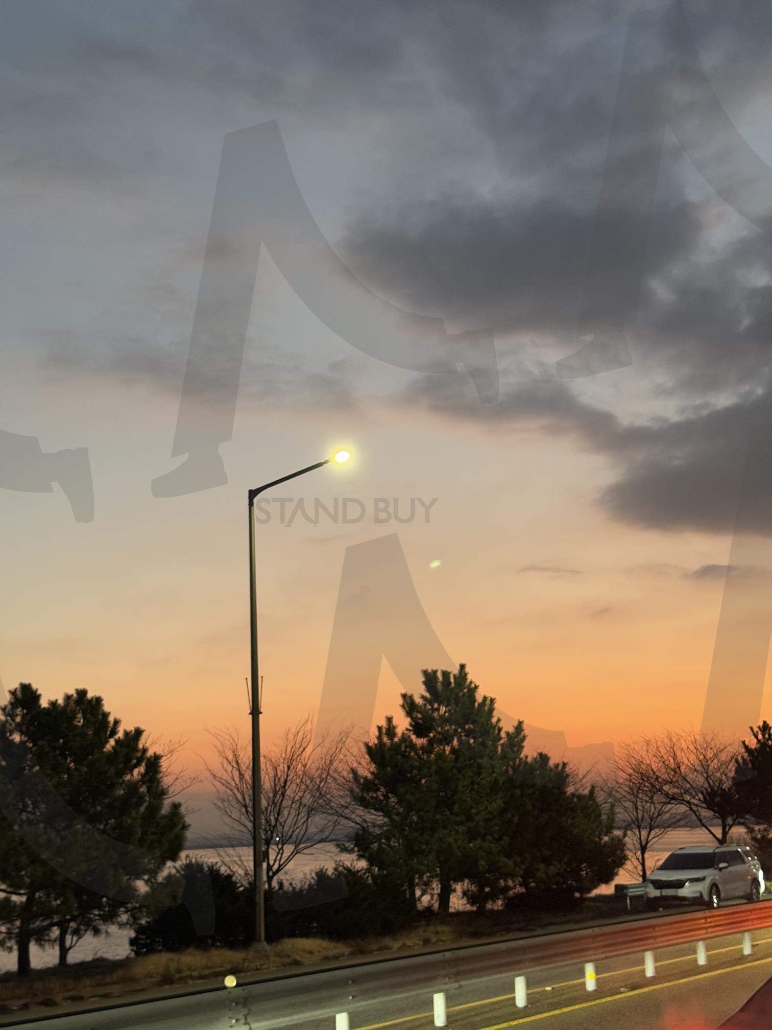 저녁노을 고속도로 | 자유로, 저녁노을, 감성적인, 주황색, 노을, 고속도로 | 스탠바이 STANDBUY 디지털 콘텐츠