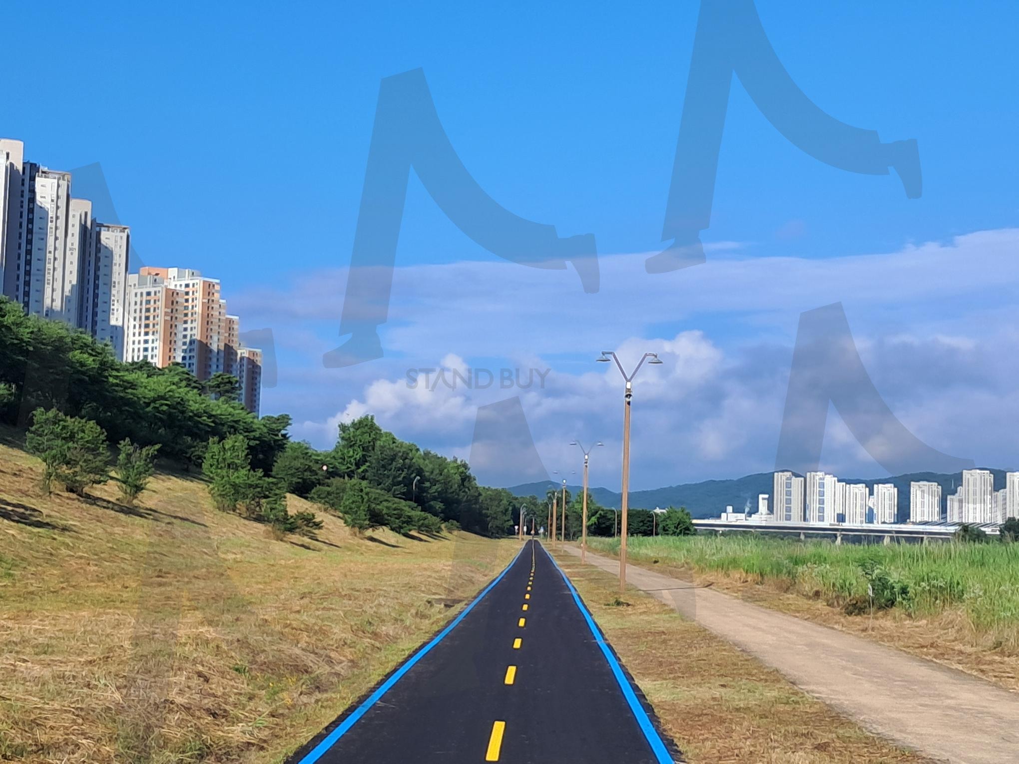 금강 자전거 도로 | 금강변, 금강 자전거 도로, 금강변과 자전거 도로 조화, 자전거 도로 마름다룸, 세종시와 자연경관 | 스탠바이 STANDBUY 디지털 콘텐츠