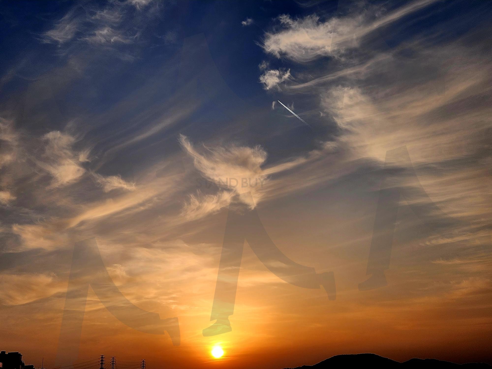 부드럽게 겹쳐진 구름의 결 (Soft Layers of Cloud Lines) | 부드러운구름, 잔잔한하늘, soft clouds, layered sky, peaceful vibe | 스탠바이 STANDBUY 디지털 콘텐츠
