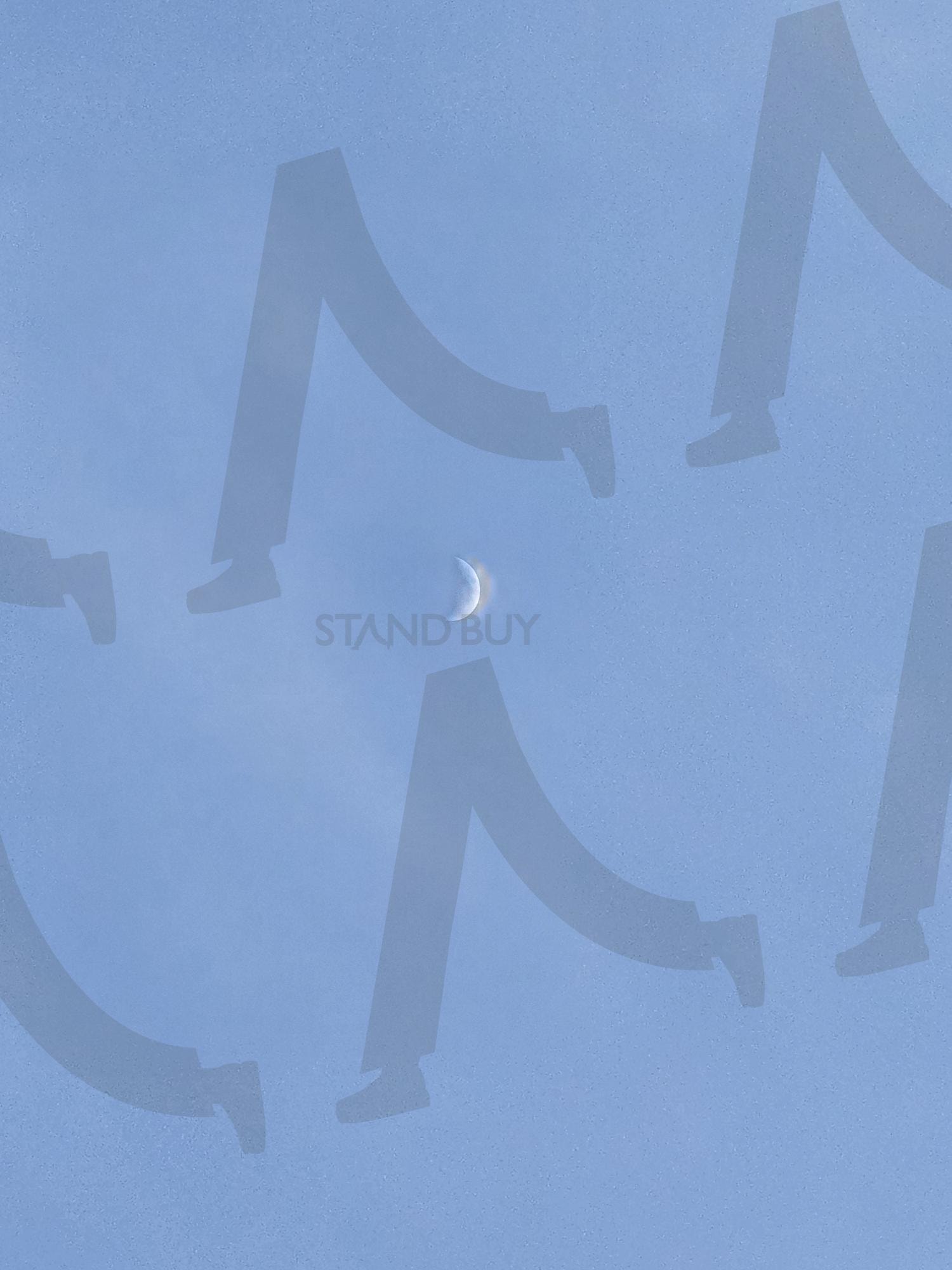 초승달이 떠오른 하늘 / Sky with a Rising Crescent | 달사진, 초승달, 파란하늘, 감성풍경, 사진소스, 감성그림, nature, sky, Crescent, dreamy | 스탠바이 STANDBUY 디지털 콘텐츠